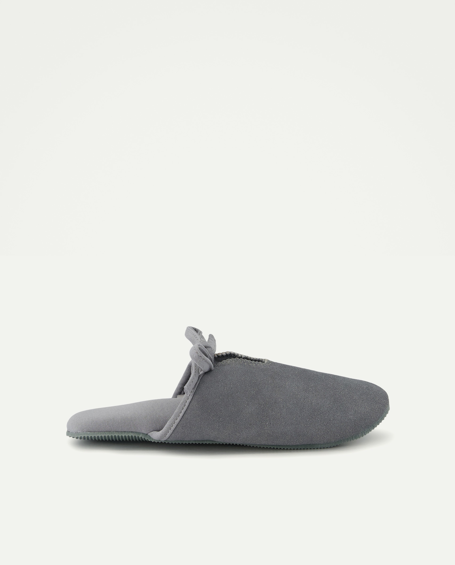 Imagen 0 de Zapatilla de mujer de piel