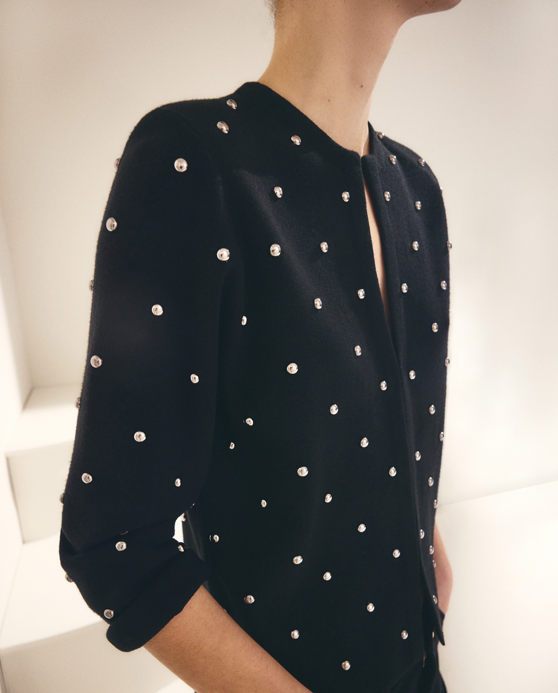 Casaco com Tachas All Over Preto-4