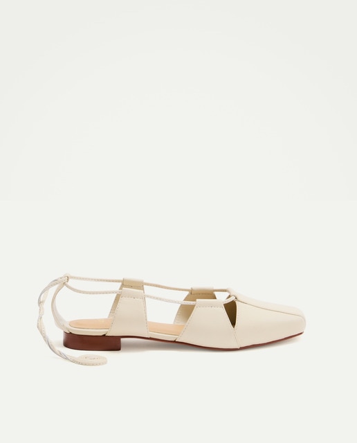 Imagen 0 de Zapato de mujer de piel abierto