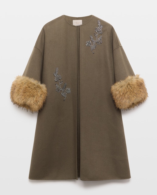 Imagen 0 de Abrigo mujer doble faz con bordado piedras