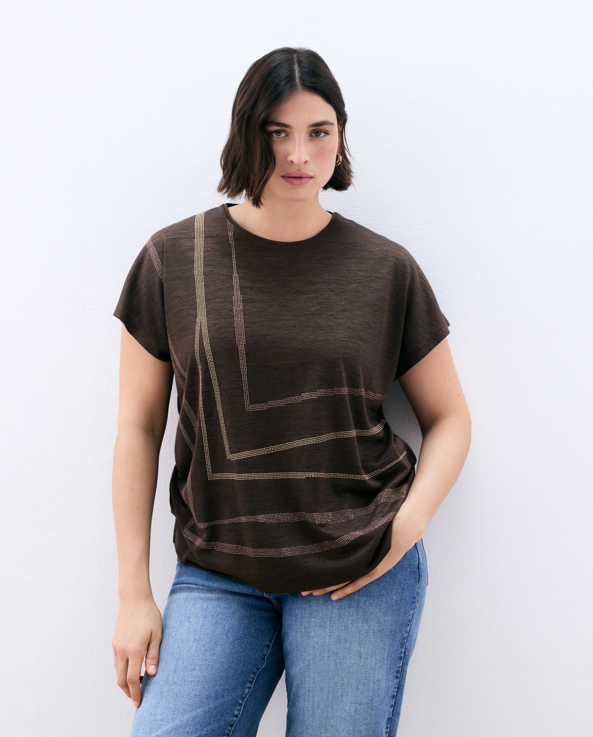 Imagem 0 de T-shirt com Decote Redondo e Strass