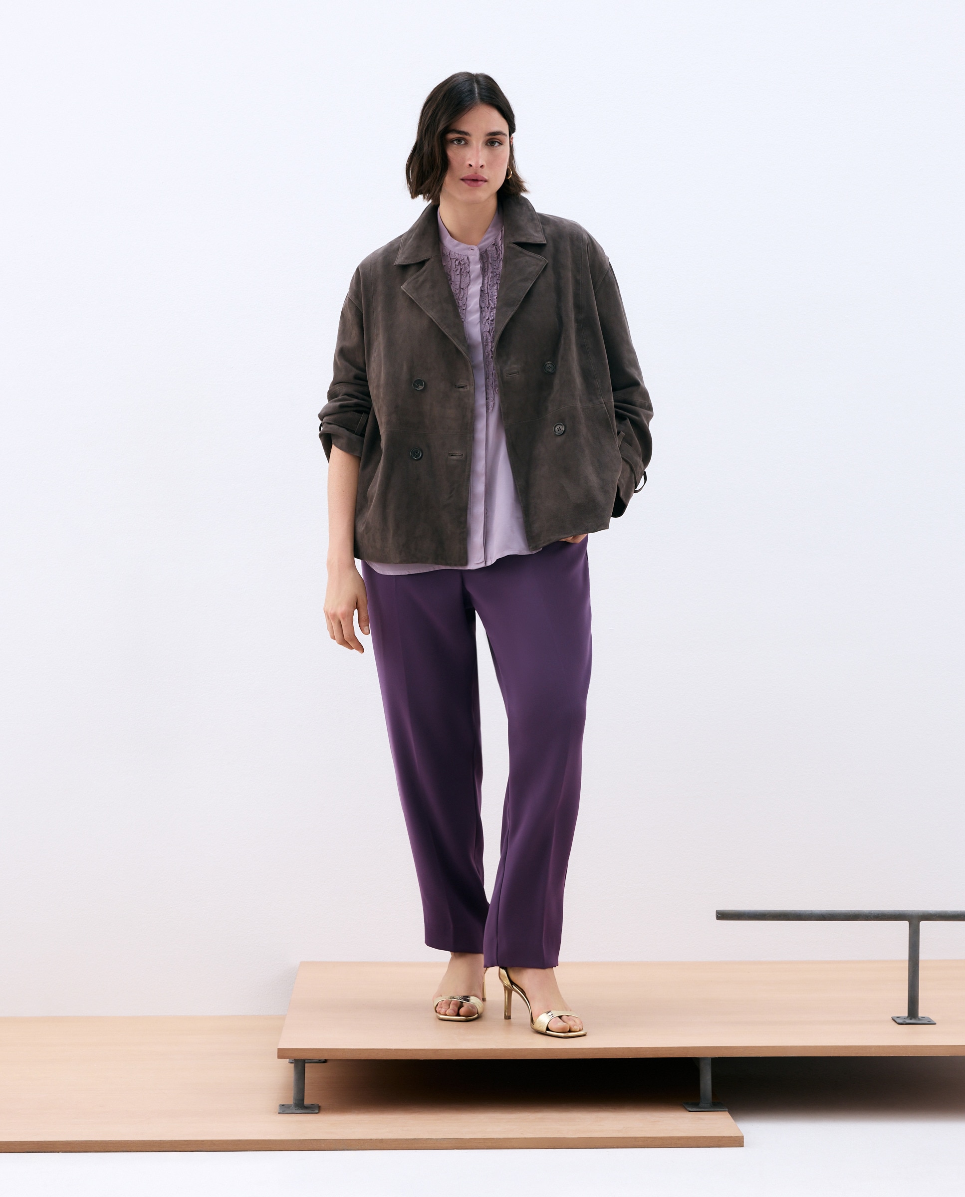 Casaco de Camurça Cruzado 830 Antracite-3