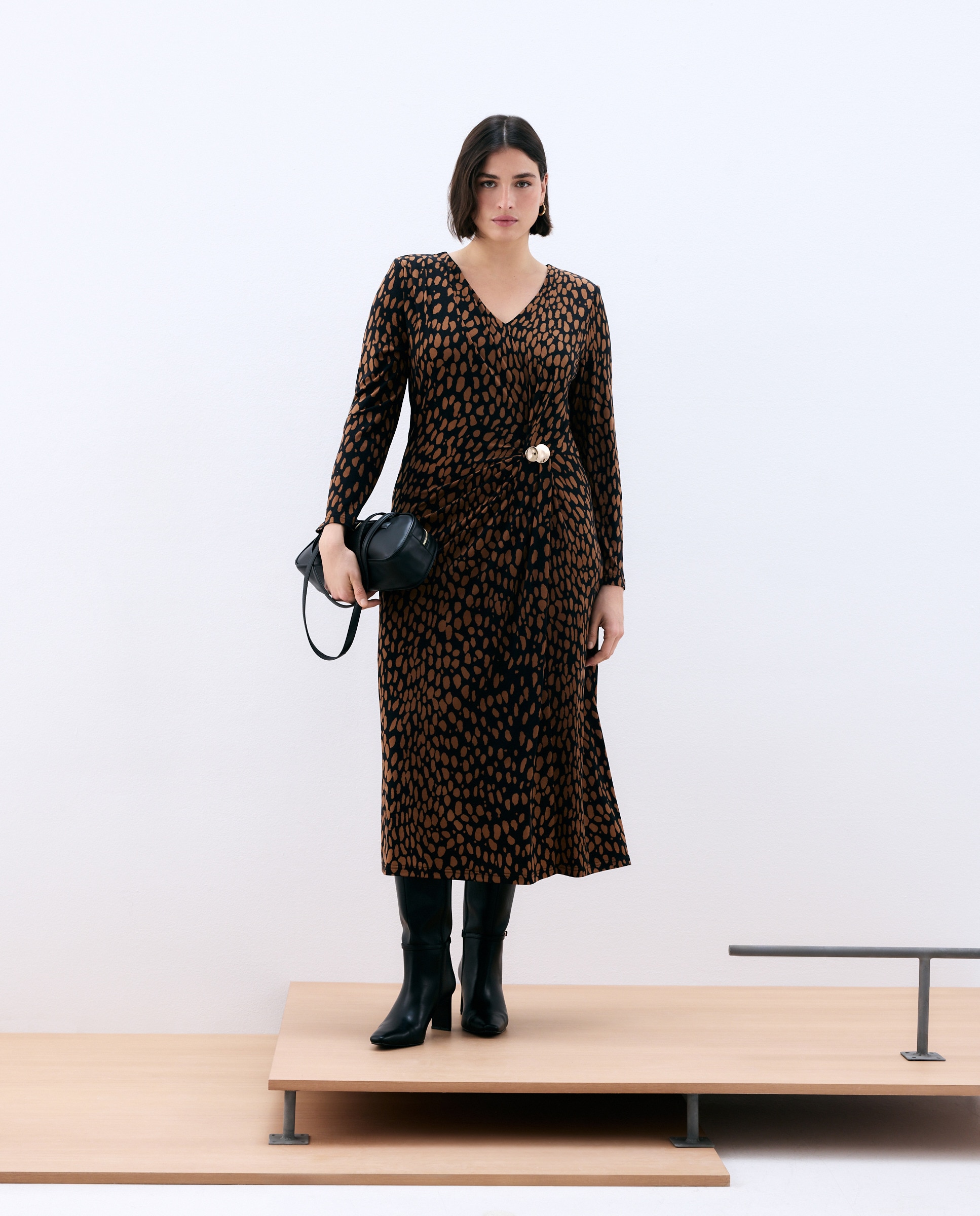Vestido com Franzido e Joia Castanho-3