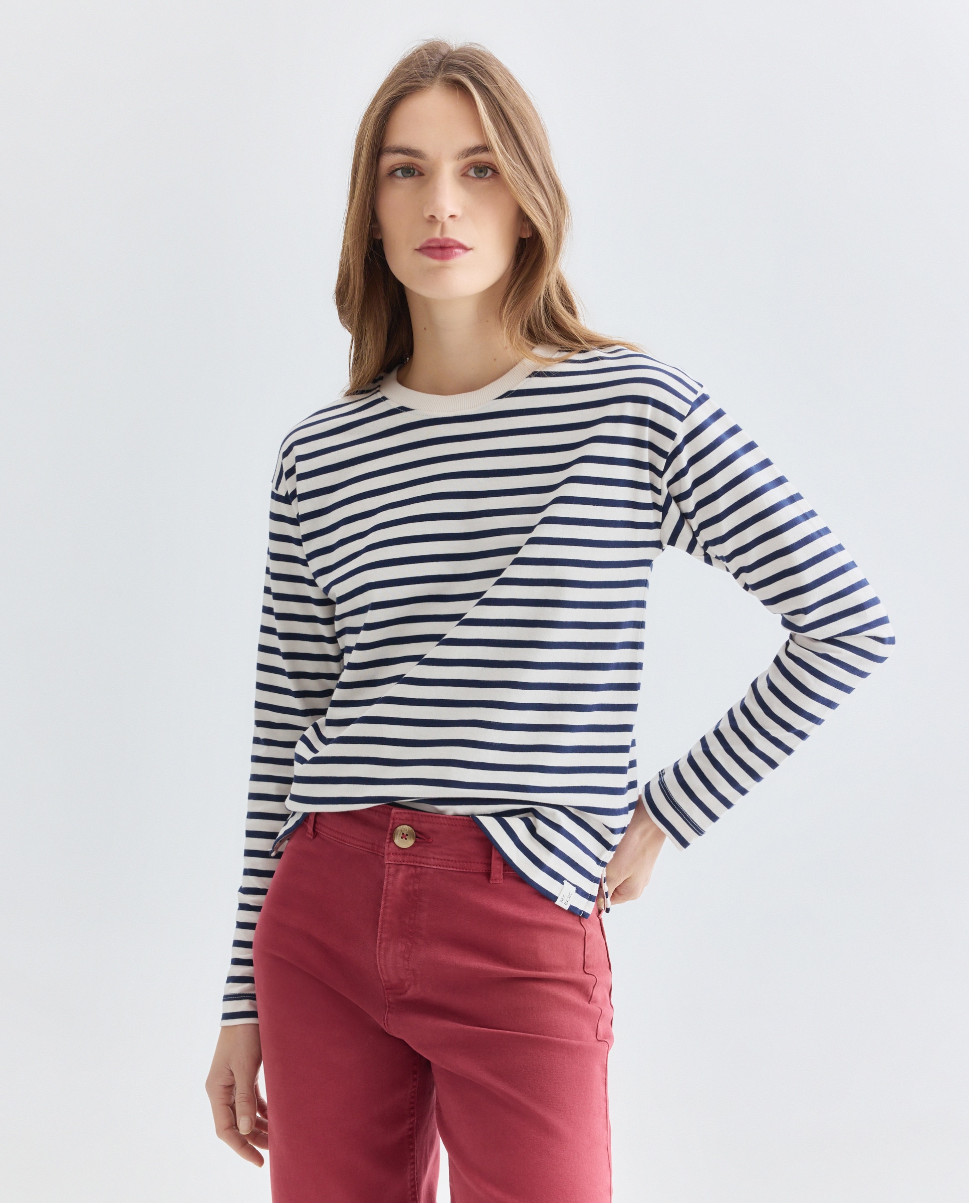 Imagen 0 de Camiseta básica de mujer cuello caja