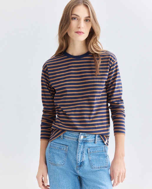 Imagen 0 de Camiseta básica de mujer cuello caja