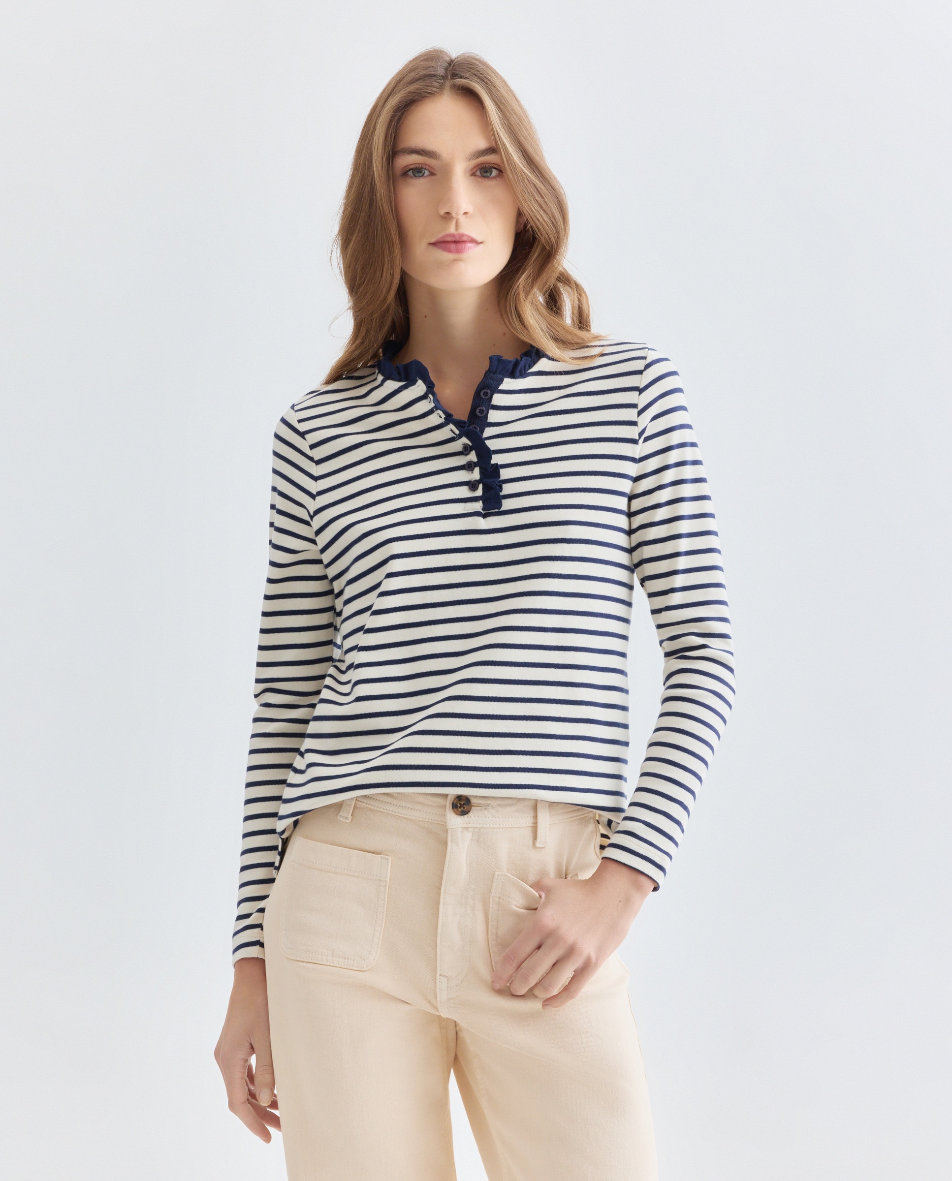 Camiseta de mujer cuello caja con volantes Azul-1