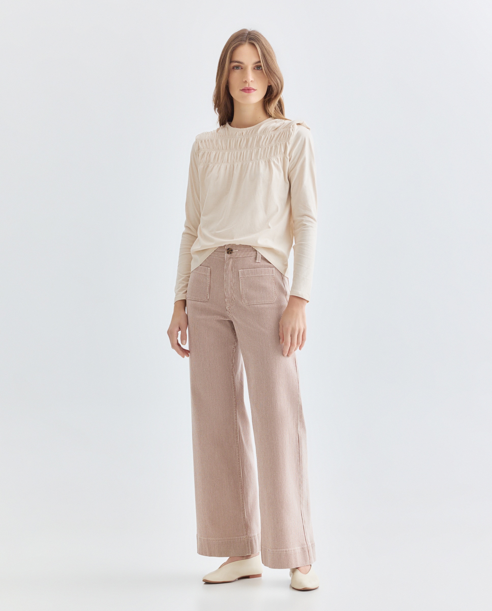 Camiseta de mujer cuello caja con fruncido Beige-2