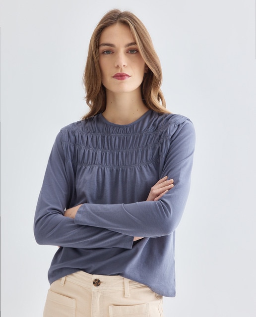 Imagen 0 de Camiseta de mujer cuello caja con fruncido