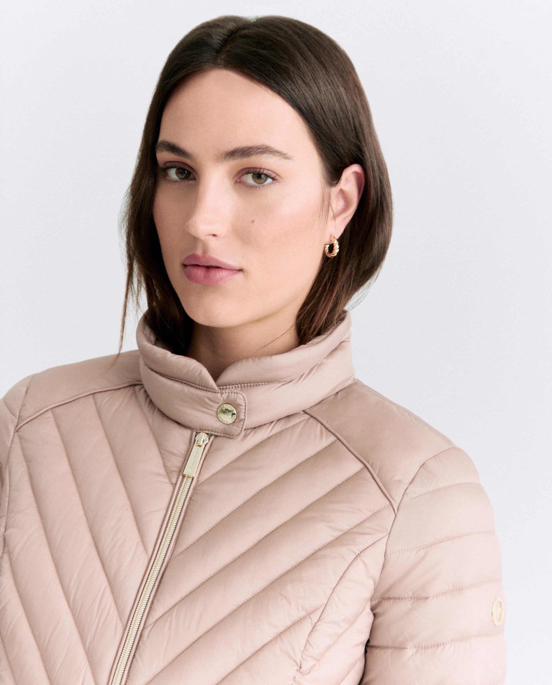 Blusão acolchoado curto de mulher com capuz Ouro-4
