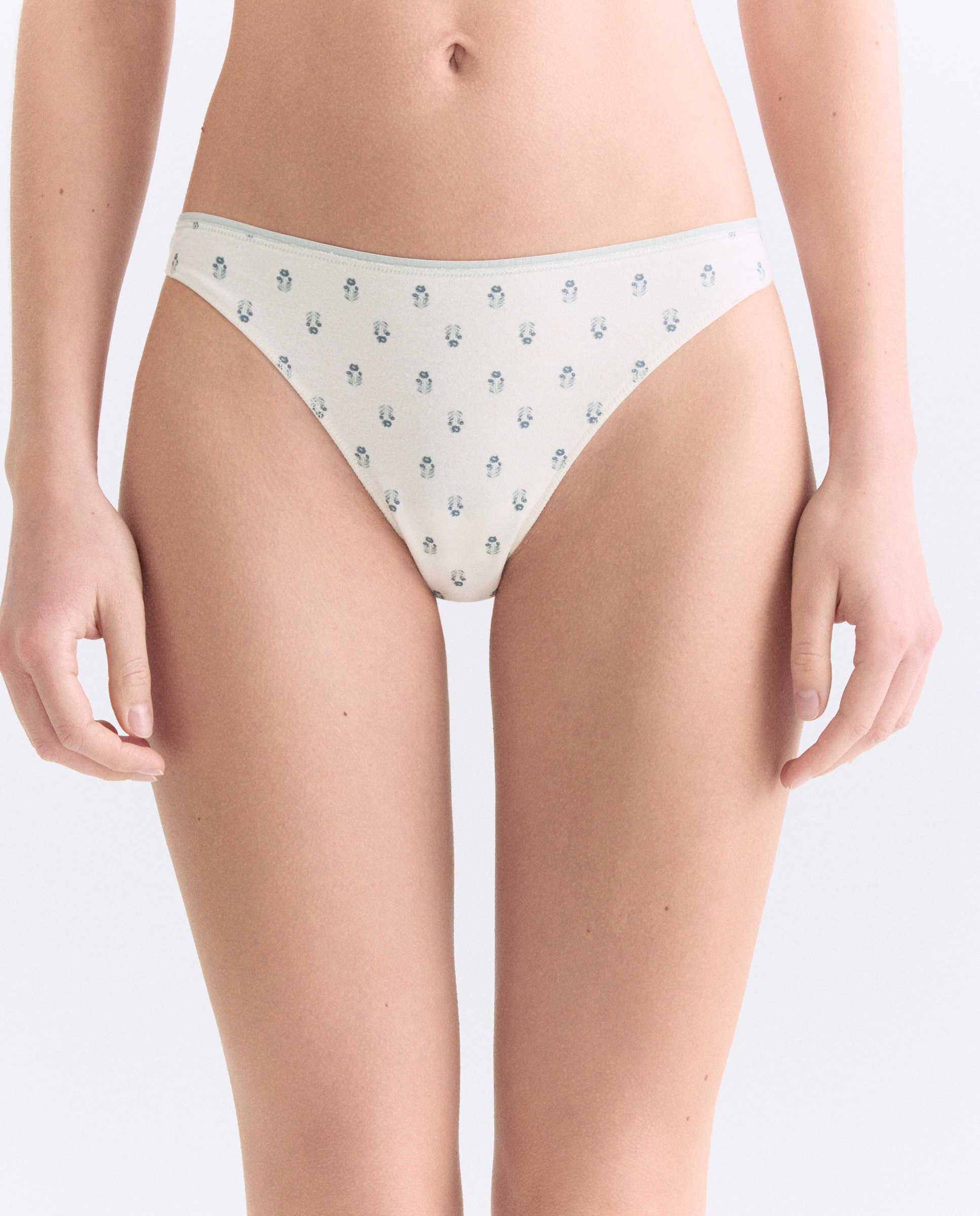 Imagen 0 de Pack 5 tangas de mujer algodón estampdos