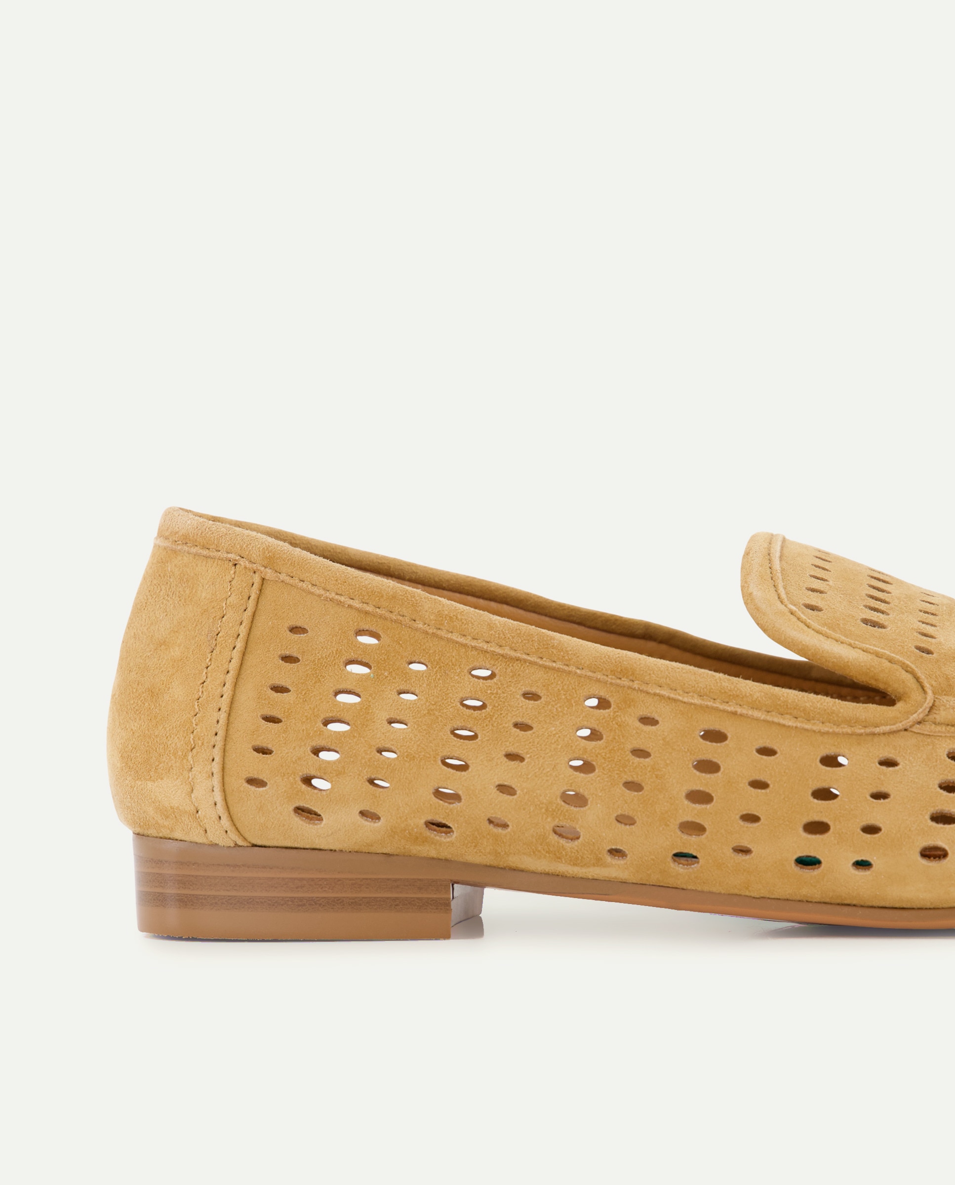 Sapatos Rasos com Perfurados 730 Camel-5