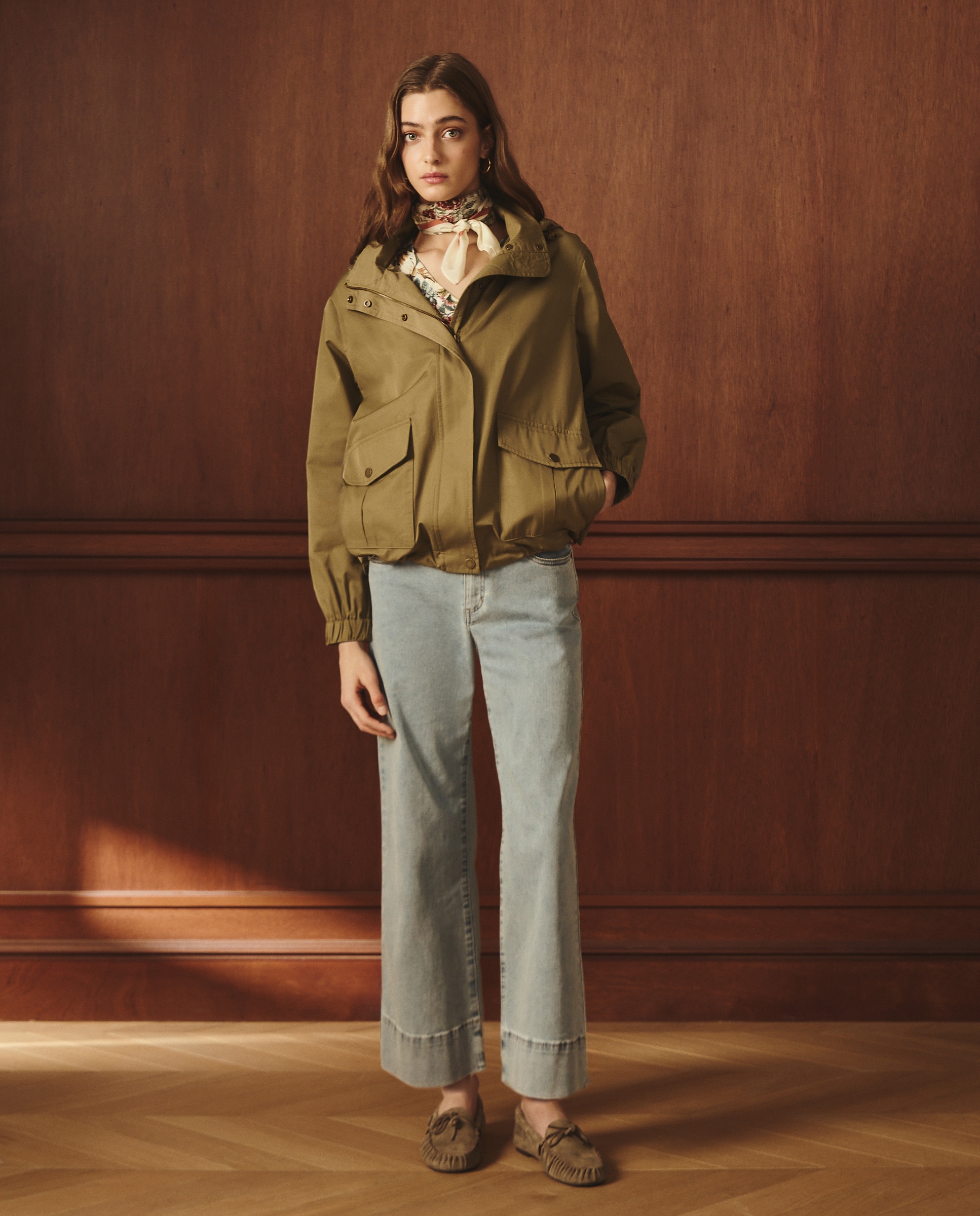 Parka Lisa Ligeira Curta com Capuz 520 Caqui-2