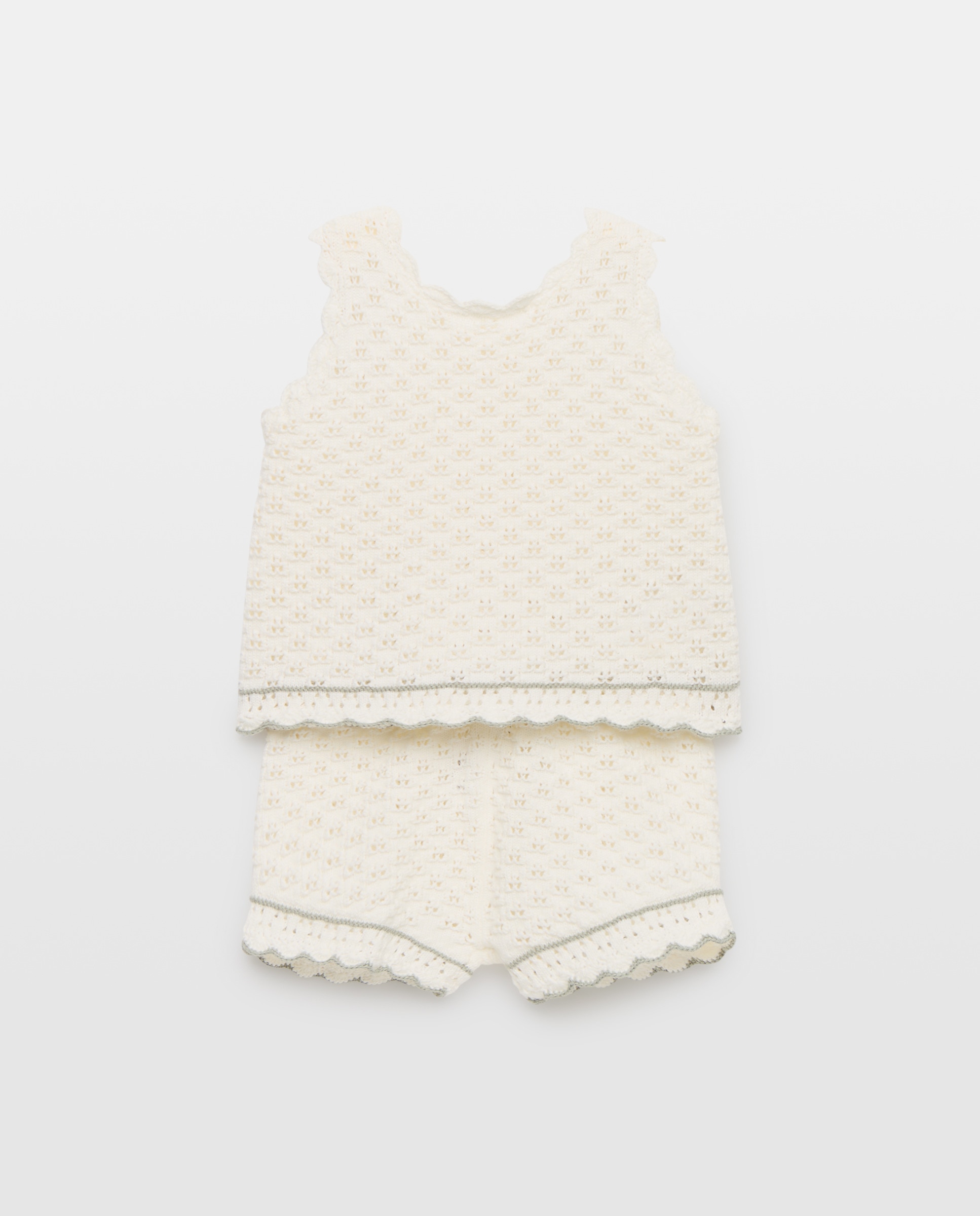 Imagem 0 de Conjunto de 2 Peças: Top e Calções de Tricot de Bebé com Crochet