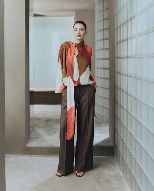 Imagem 0 de Blusa com Laço aos Quadrados