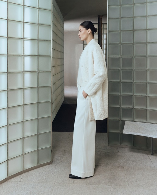 Imagen 0 de Pantalón punto de mujer con pespuntes