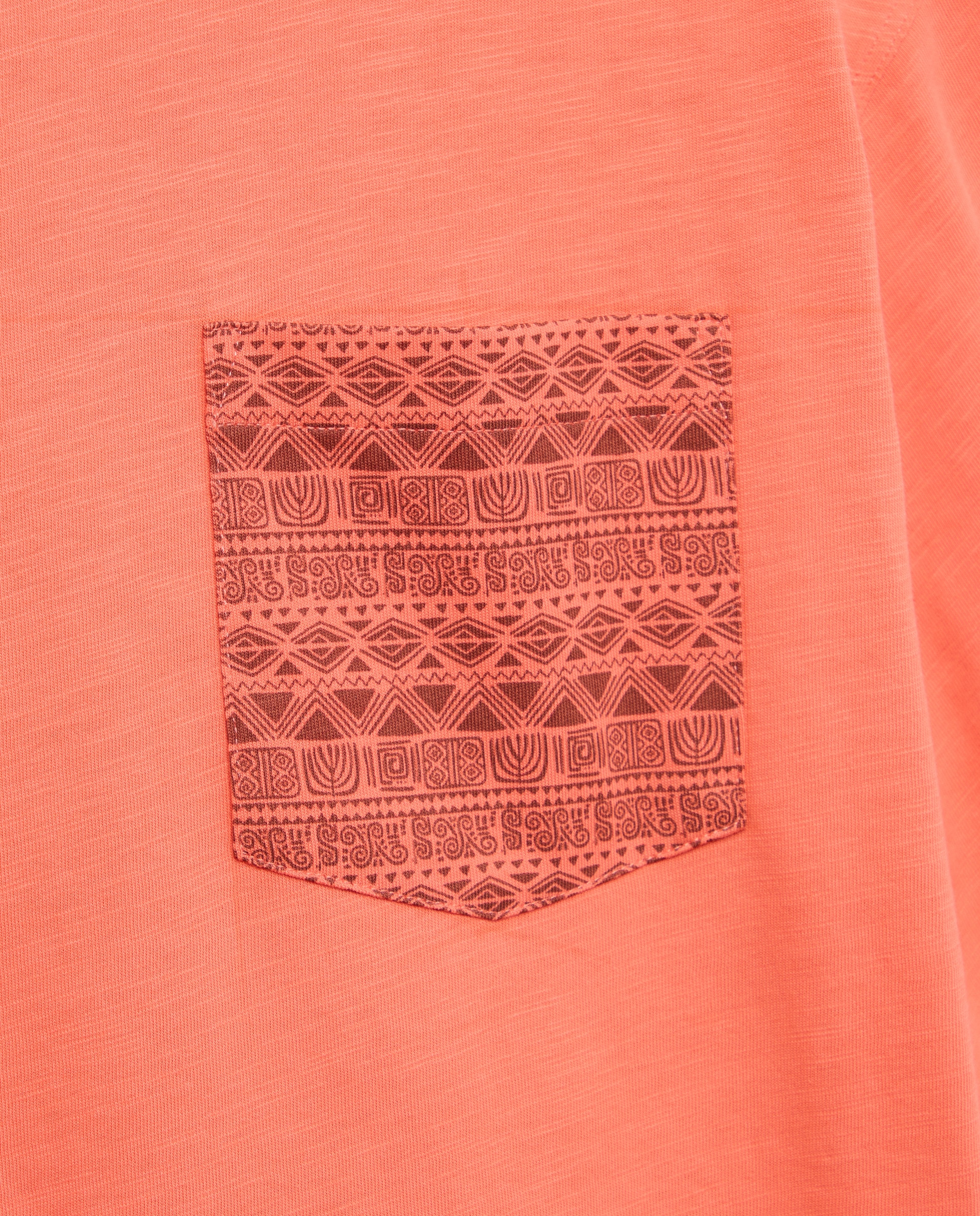 T-shirt de Manga Curta com Bolso e Estampado Geométrico 600 Vermelho-5
