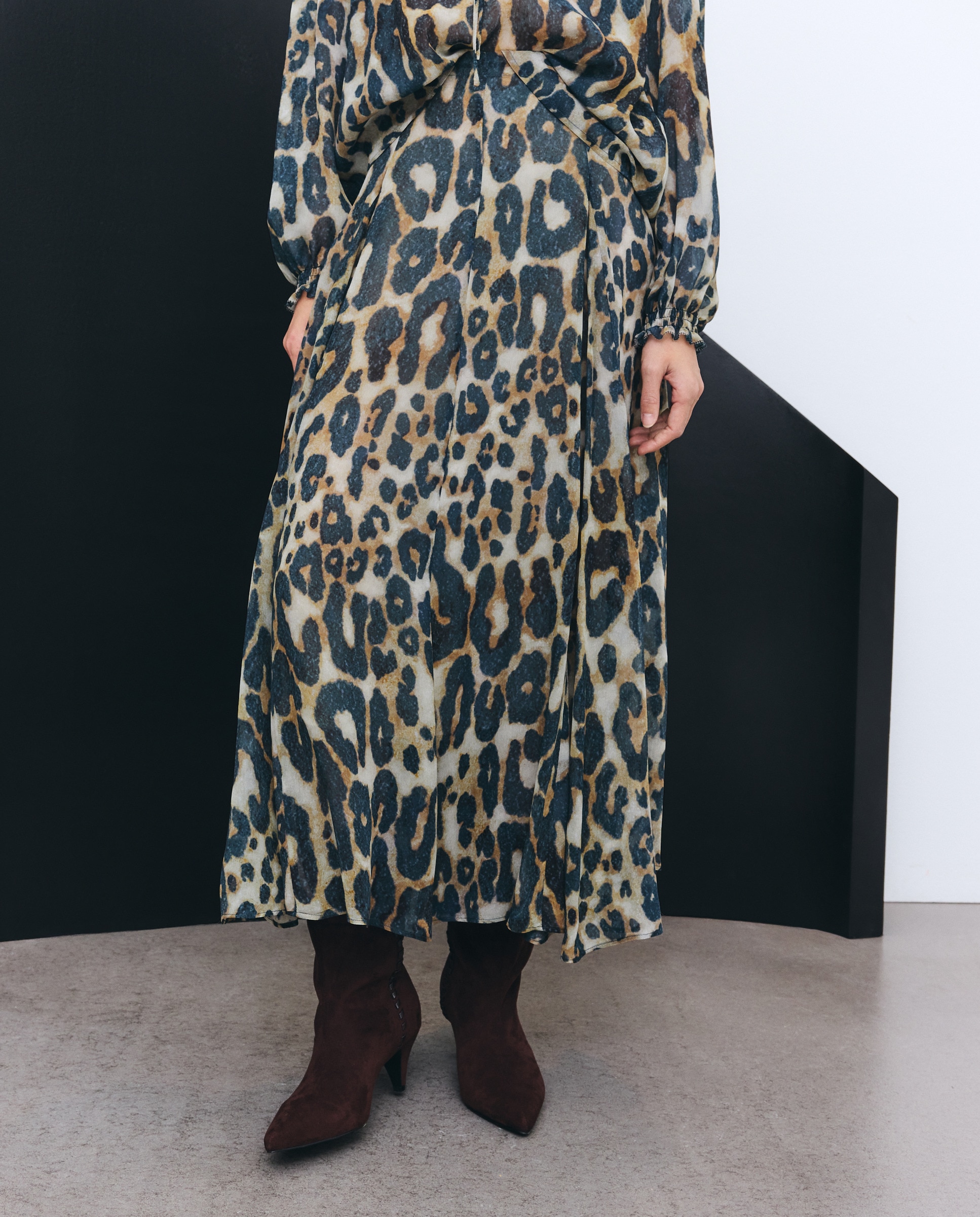 Saia midi com animal print Castanho-2