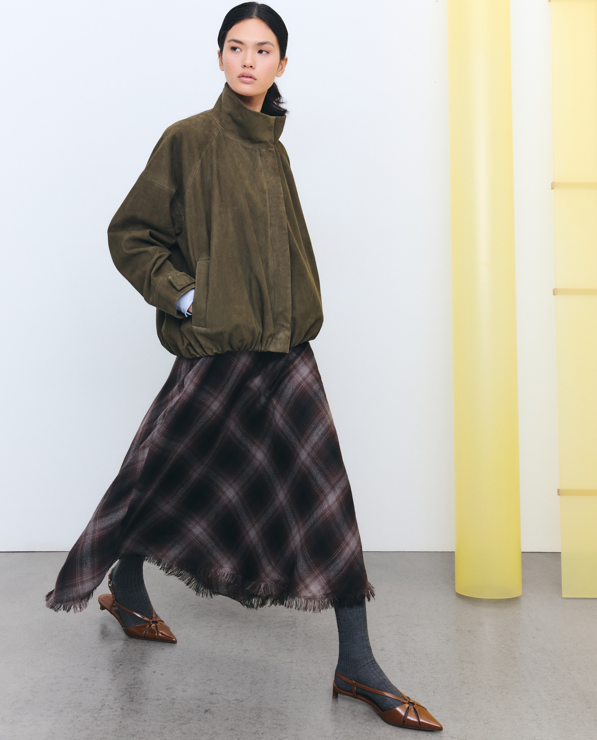 Blusão Bomber de Camurça com Manga em Balão 520 Caqui-3