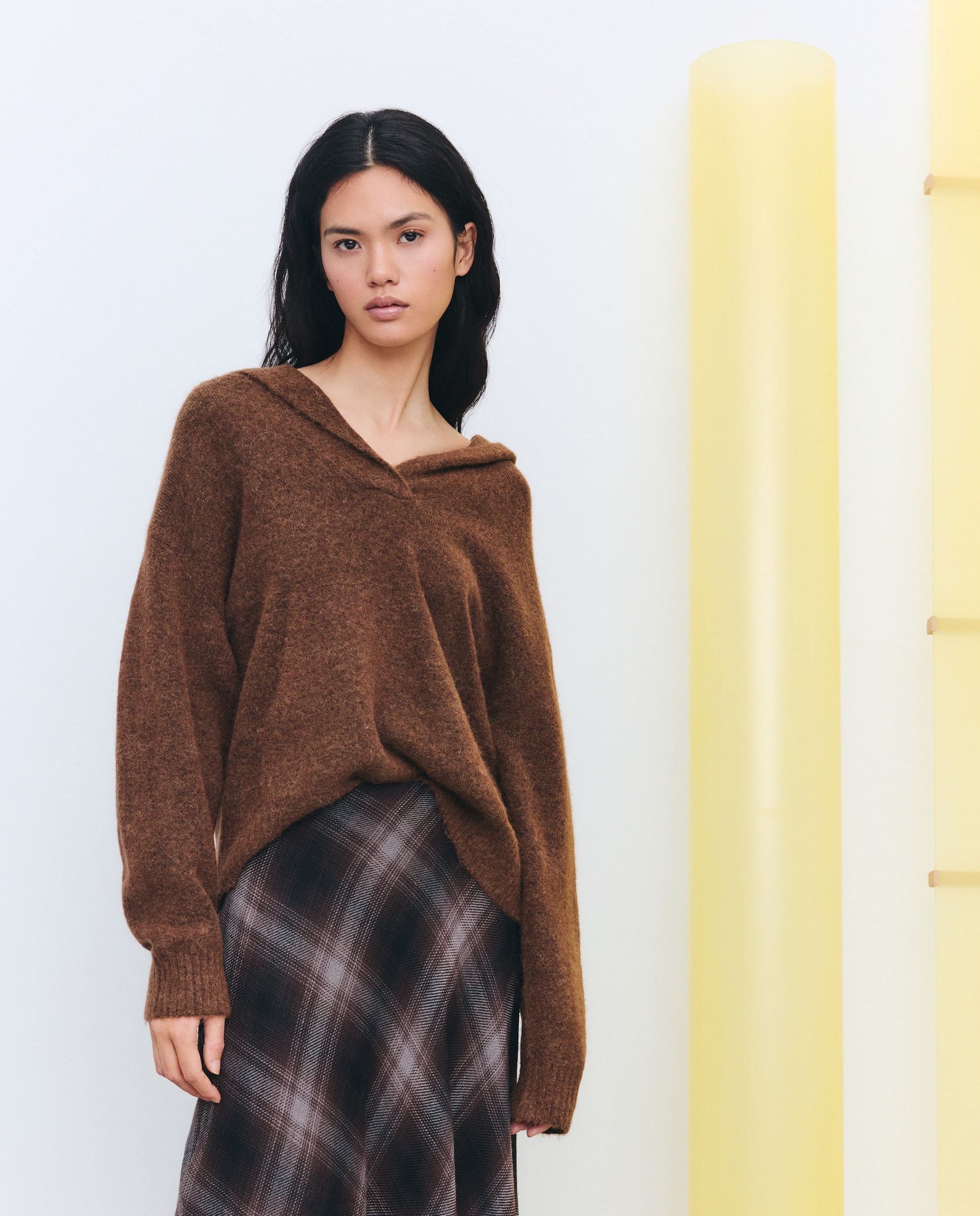 Camisola de Malha com Capuz Castanho-4