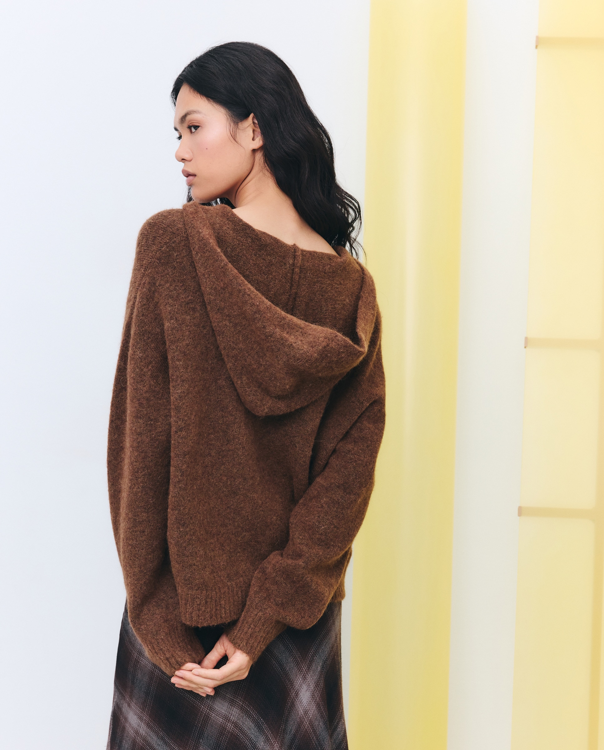 Camisola de Malha com Capuz Castanho-2