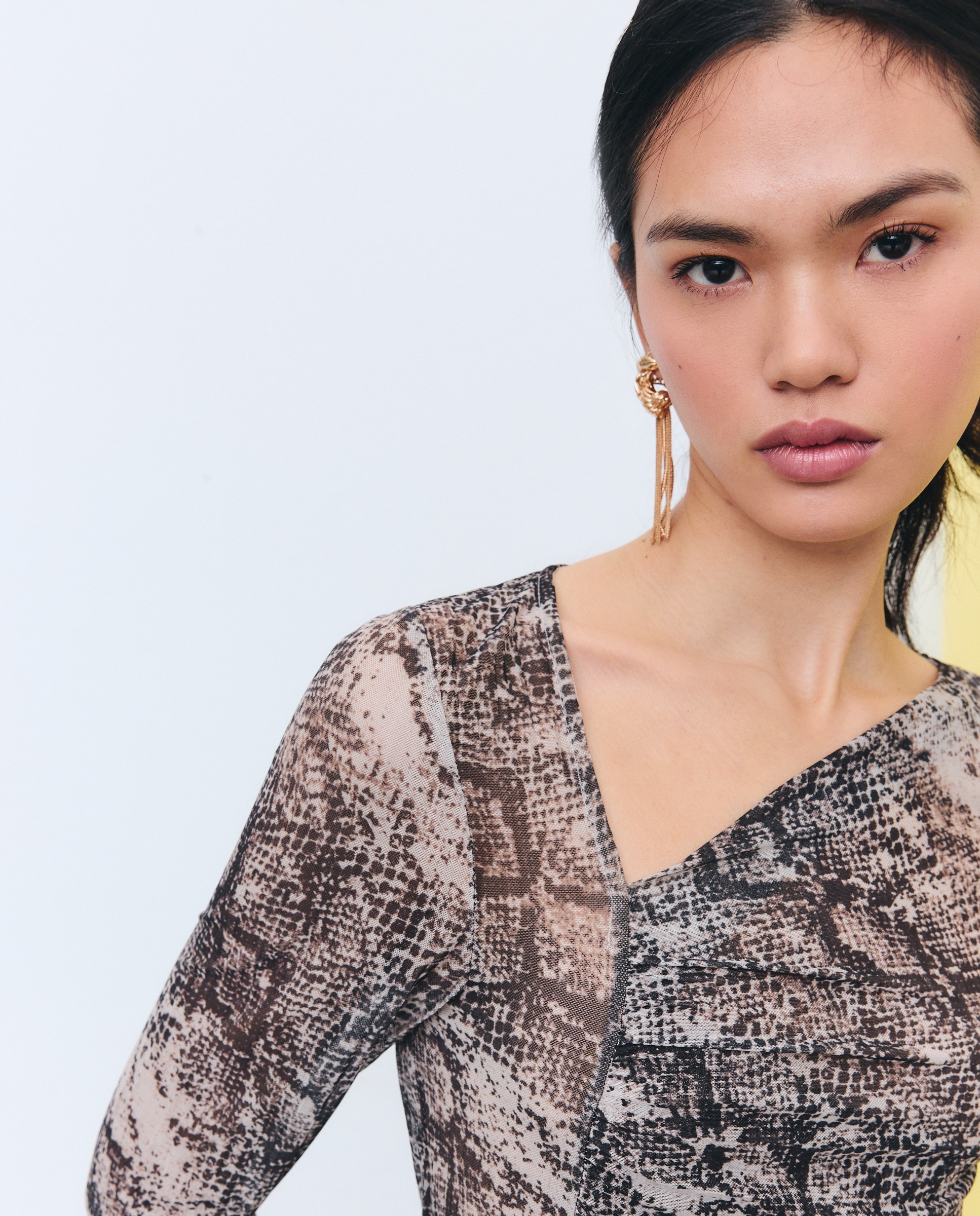 Camisola com Decote Assimétrico e Manga Comprida Castanho-1