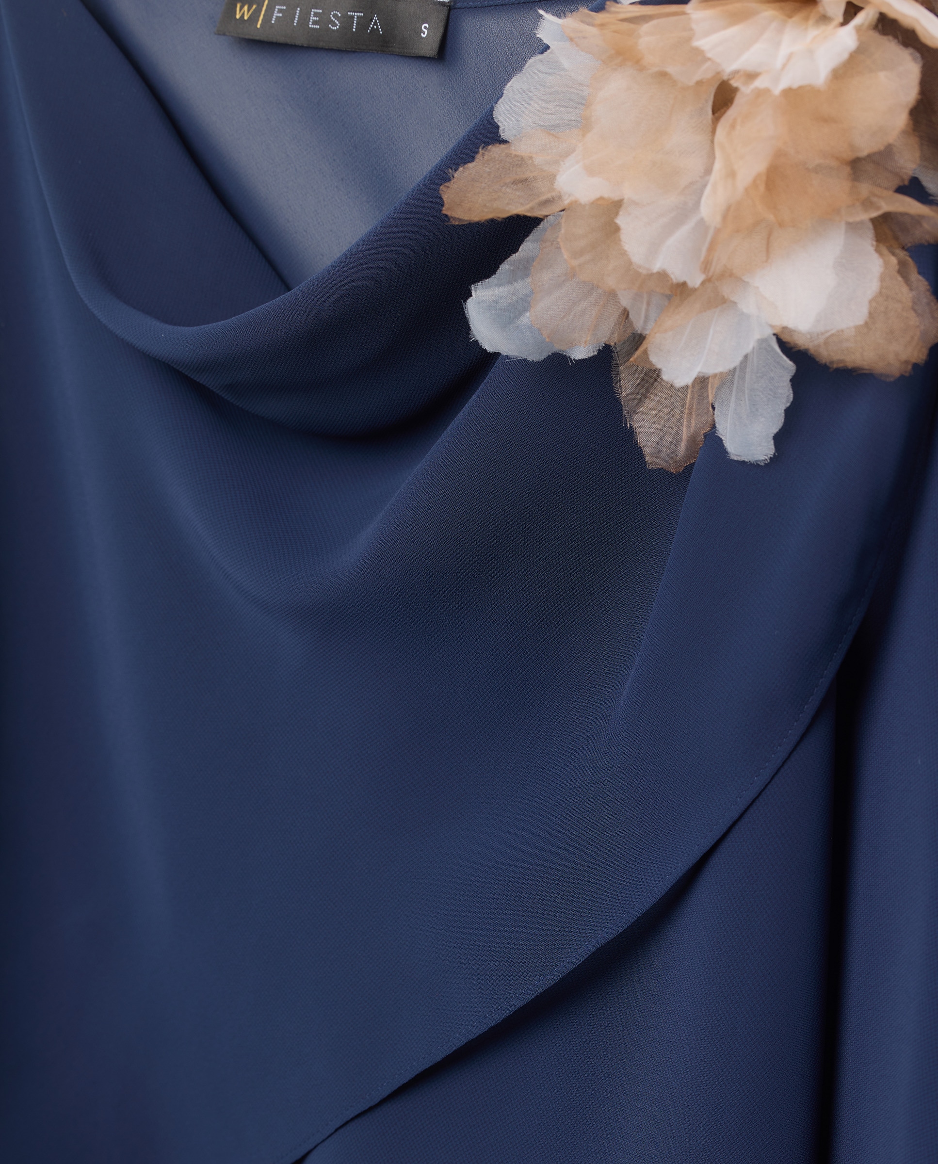 Vestido Curto Multicamadas sem Mangas e com Capelina Estampada Azul-marinho-7