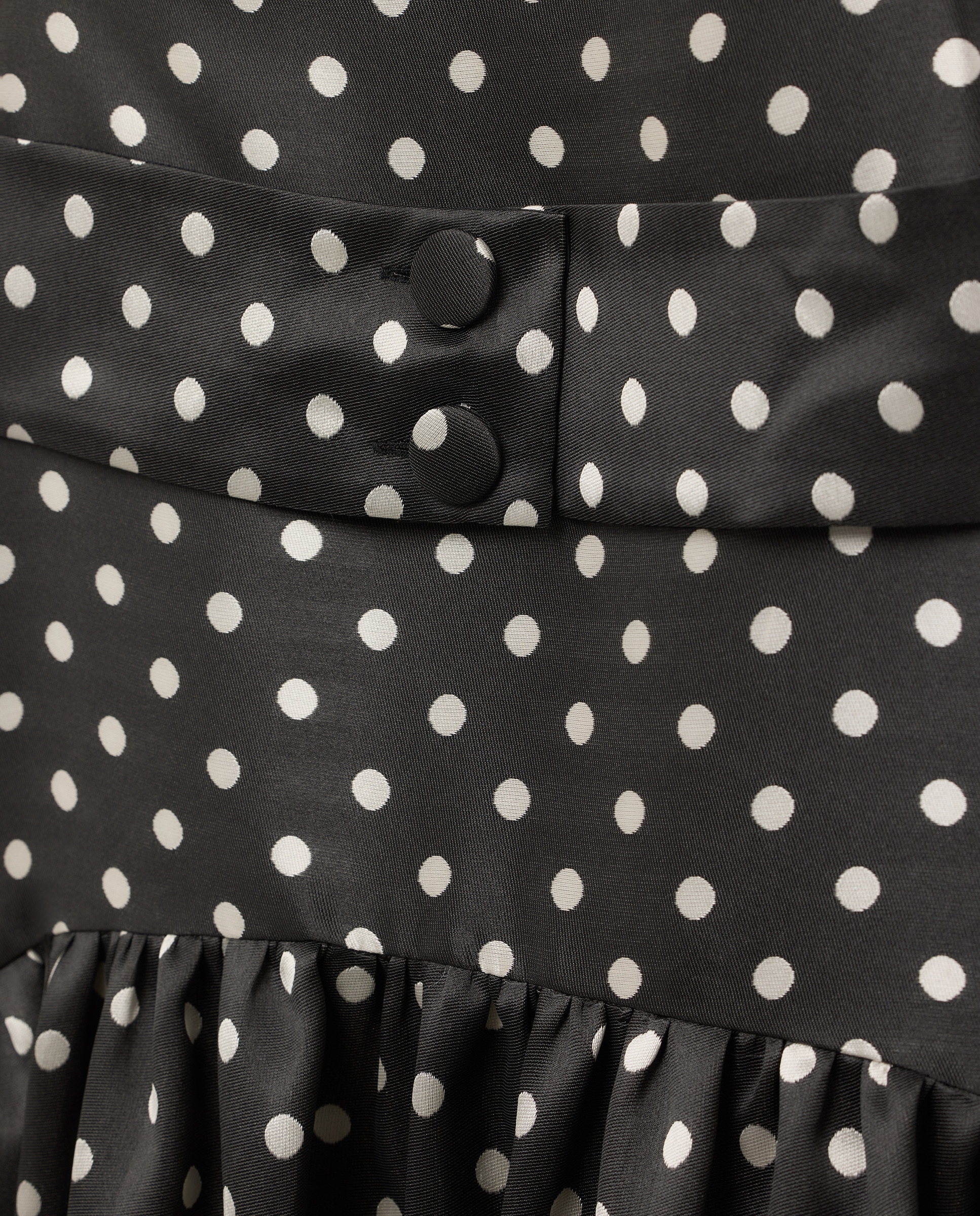 Vestido Midi às Bolinhas sem Mangas Preto-5