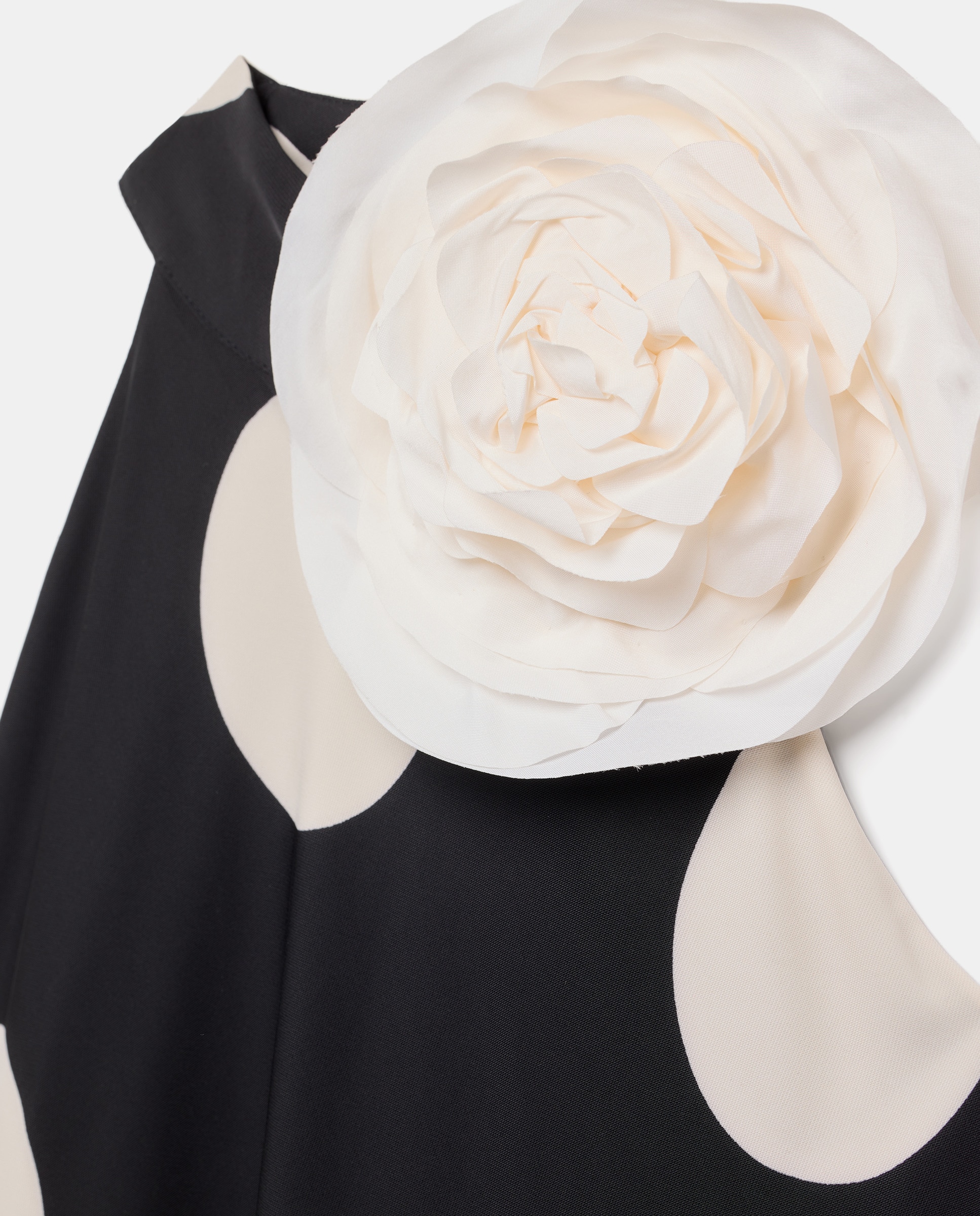 Vestido Halter com Flor Grande Preto-6