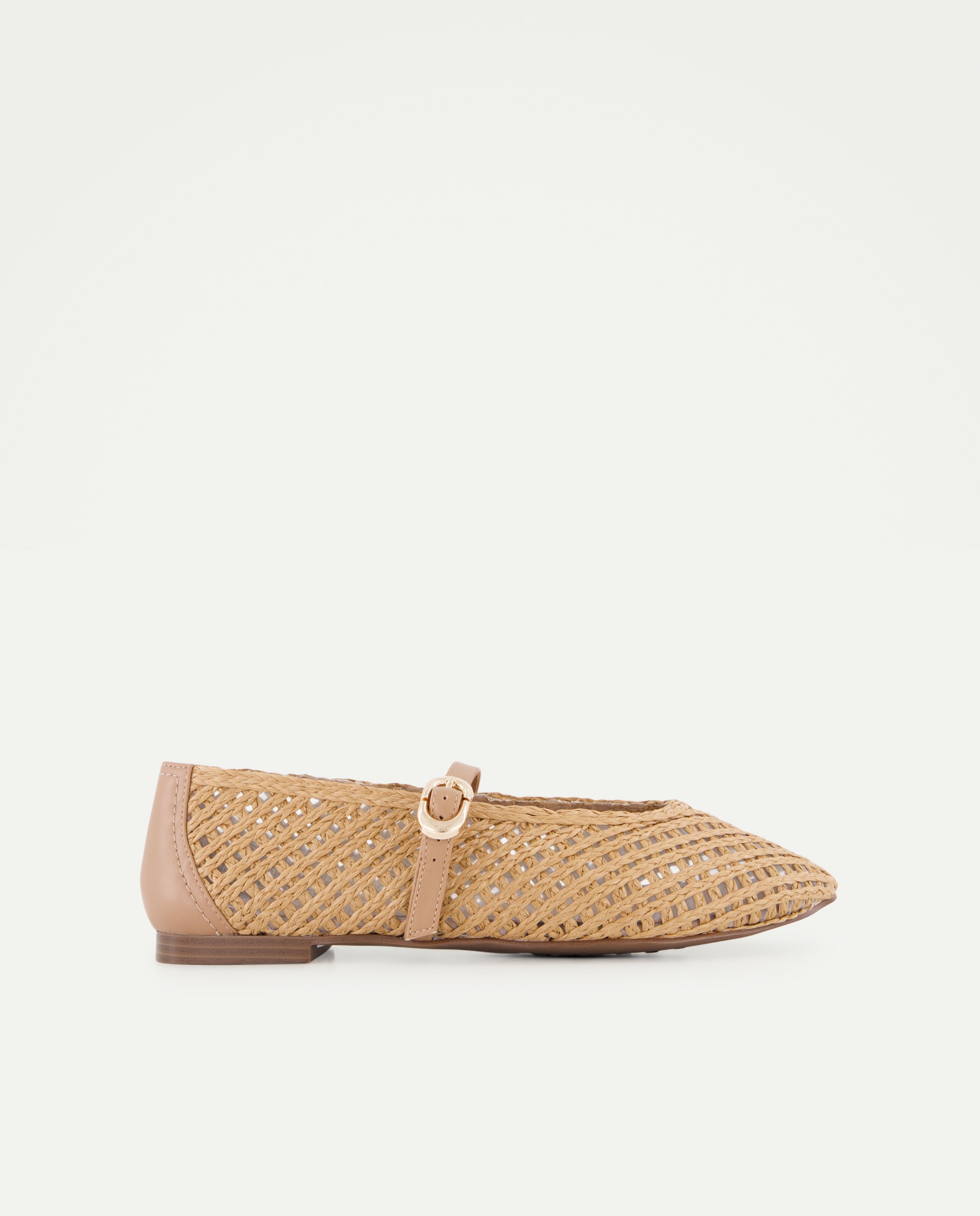 Imagem 0 de Sapatos Rasos com Pulseira de Ráfia