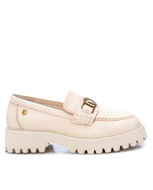 Imagen 0 de Mocasín de mujer de piel con decoración metálica