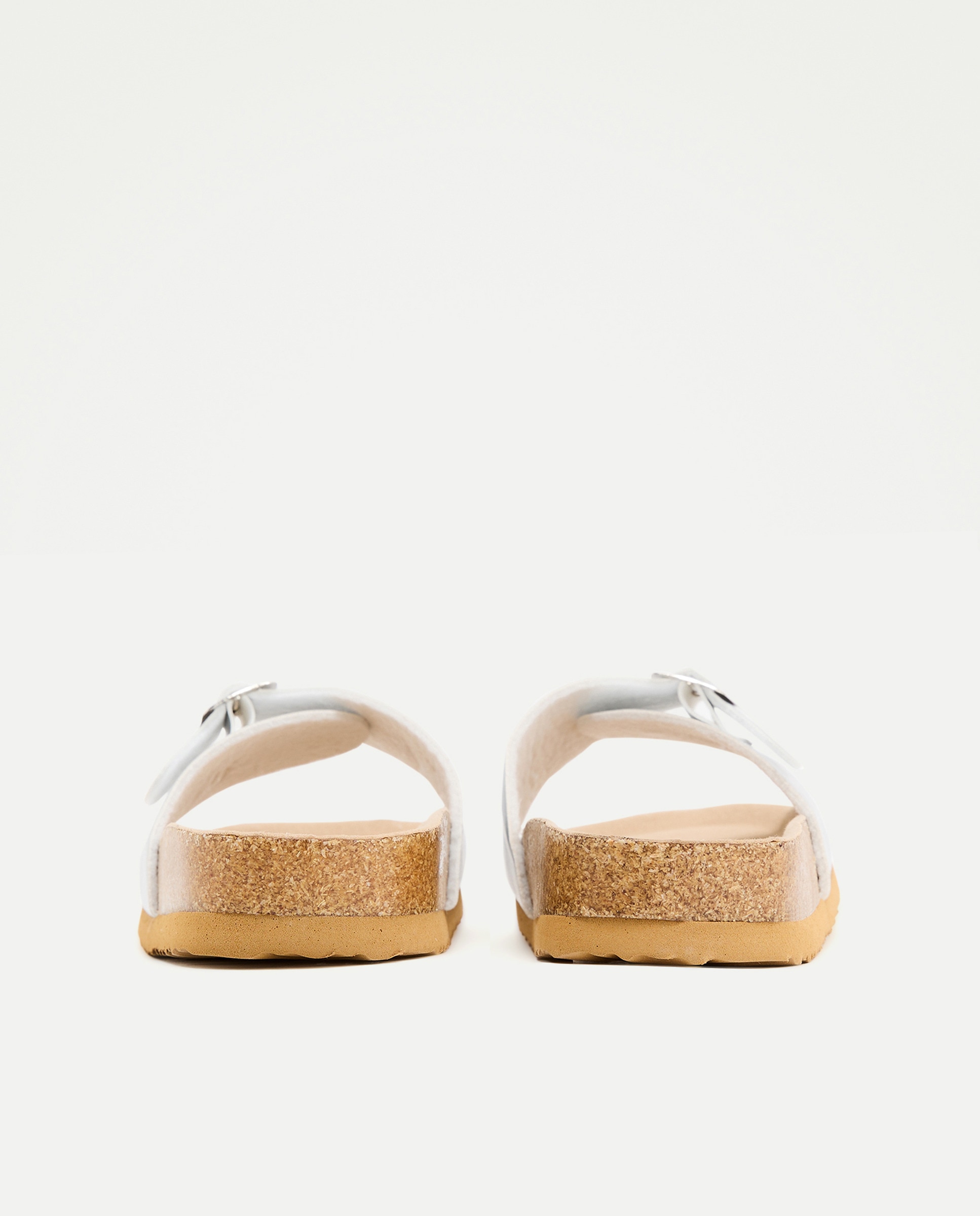 Pantufas com Fivela Prata-3