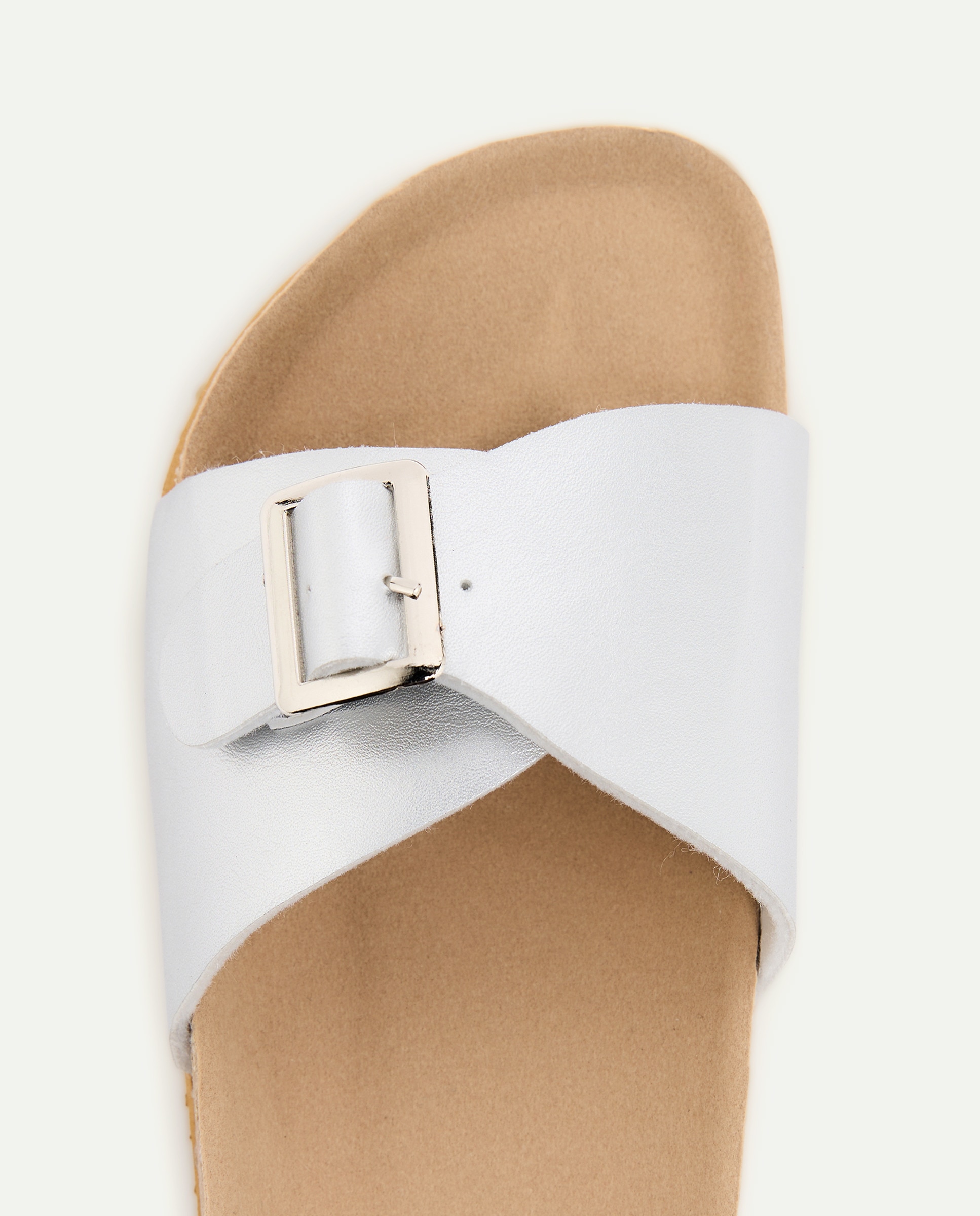 Pantufas com Fivela Prata-4