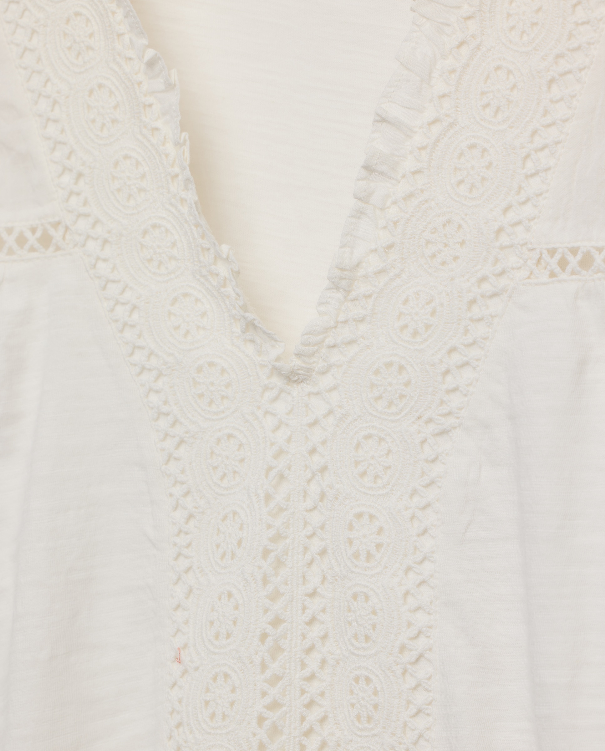 T-shirt Romântica com Folhos Branco-marfim-6