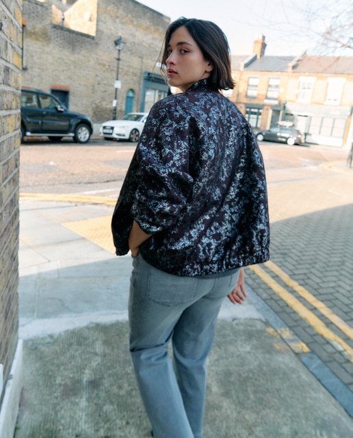 Imagem 0 de Casaco Tipo Blusão Bomber de Jacquard