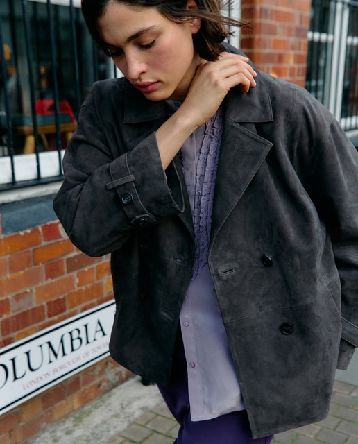 Imagem 0 de Casaco de Camurça Cruzado