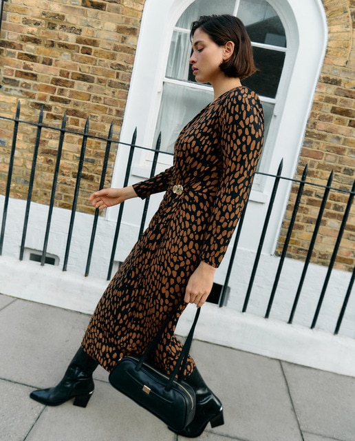 Imagem 0 de Vestido com Franzido e Joia