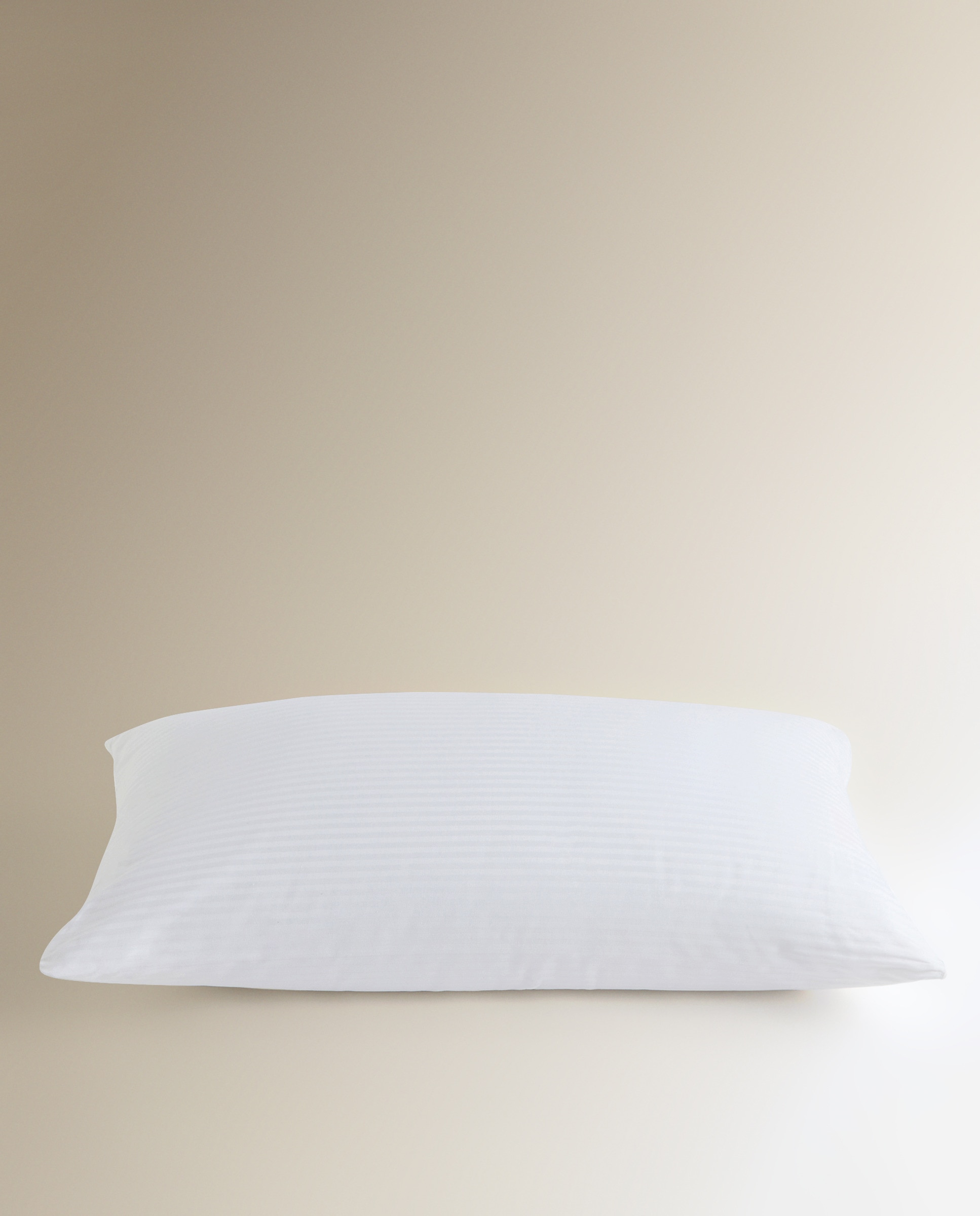 Imagen 0 de Almohada Fibra Hollofill Superior Confort Media Blanco