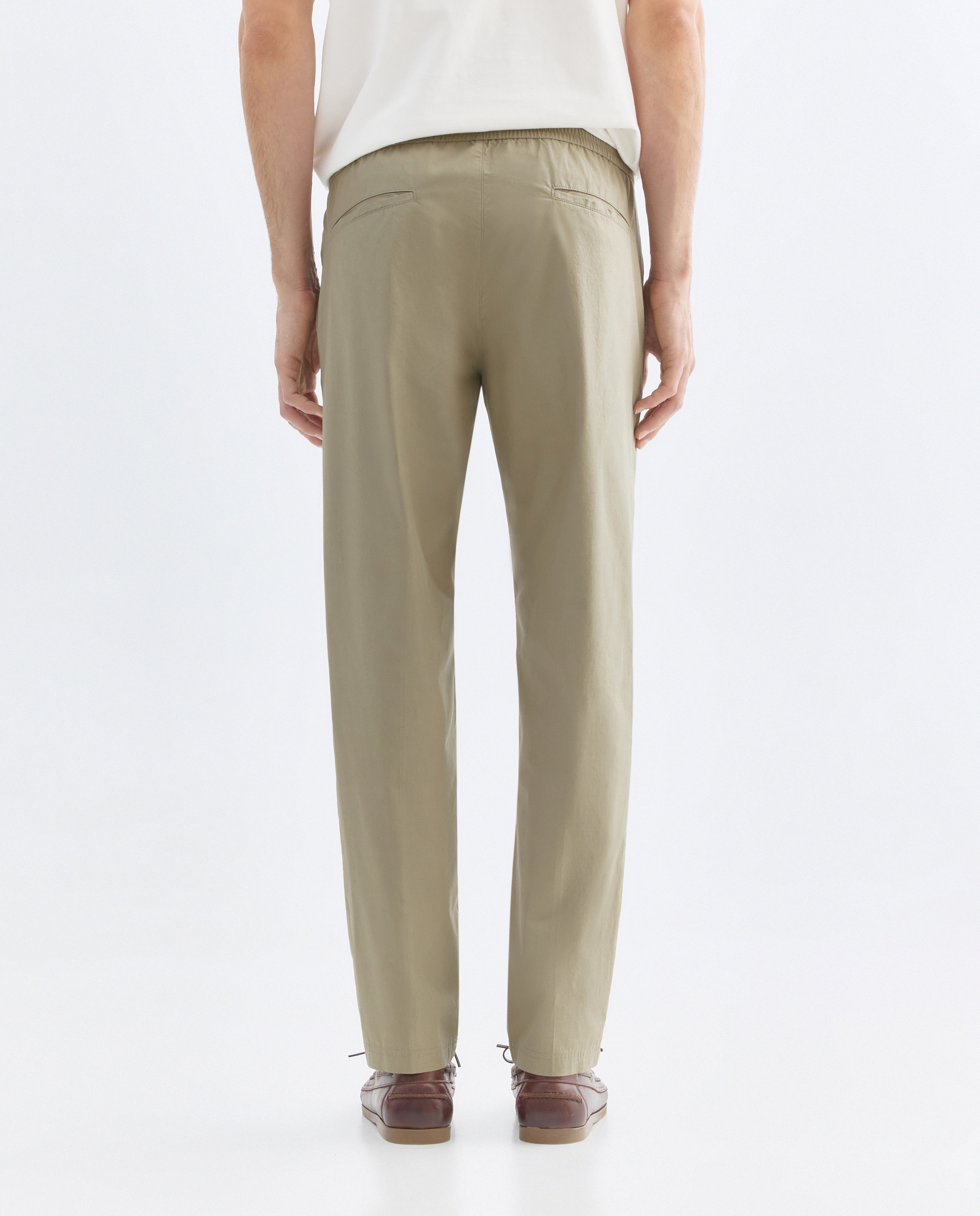Pantalón hombre chino gomas popelín 520 Kaki-3