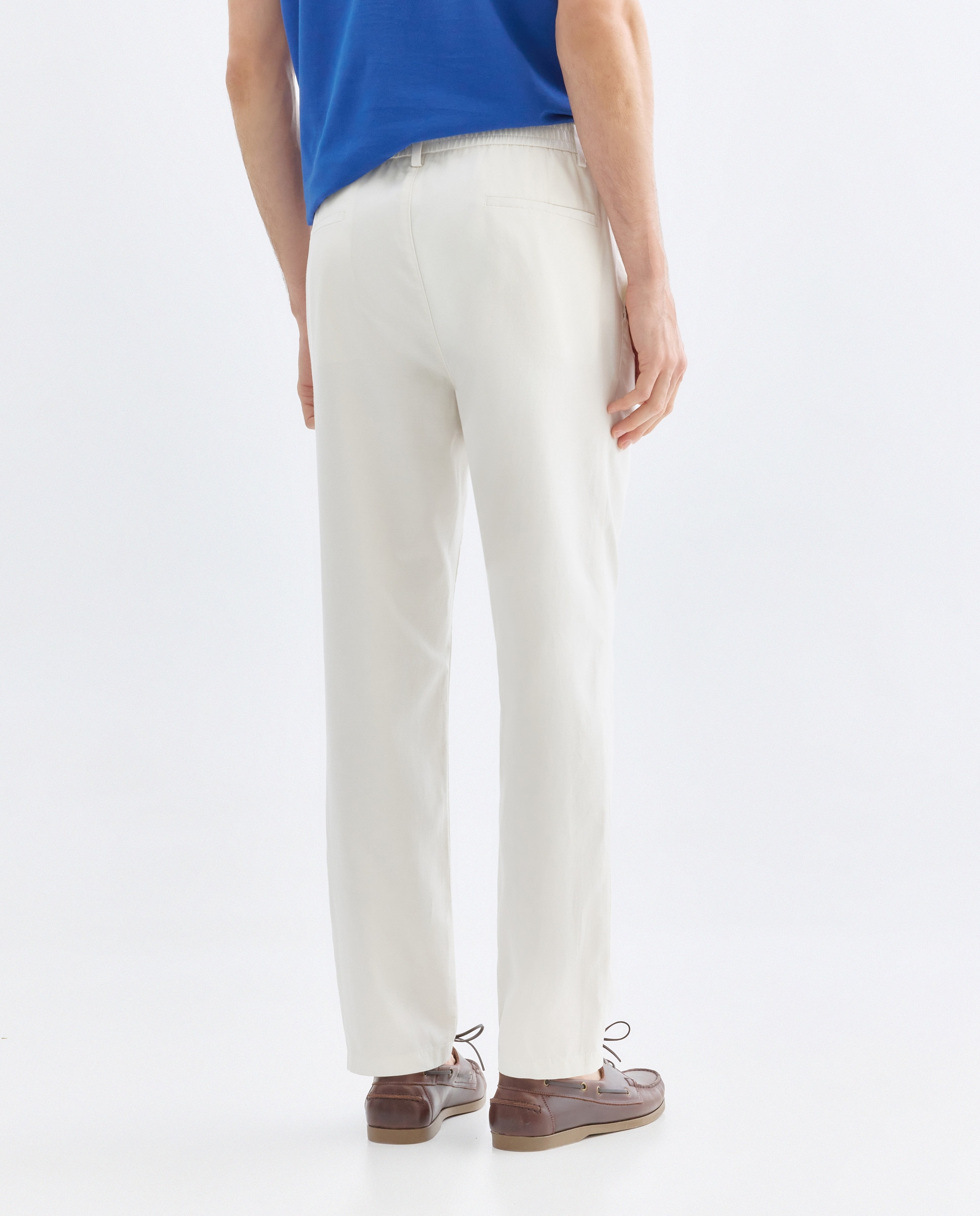Pantalón hombre chino gomas con lino 850 Piedra-3