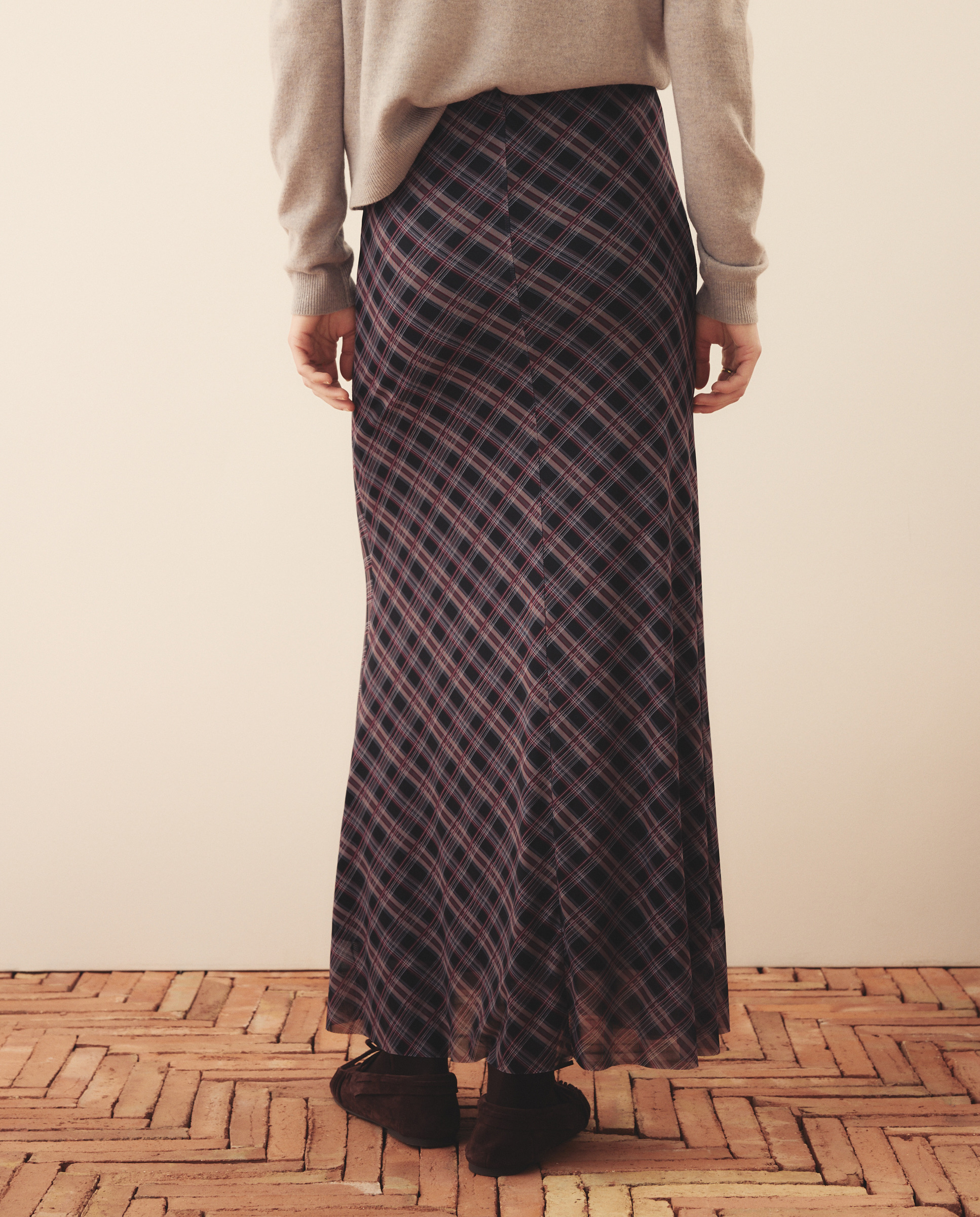 Saia Midi de Tule Preto-3