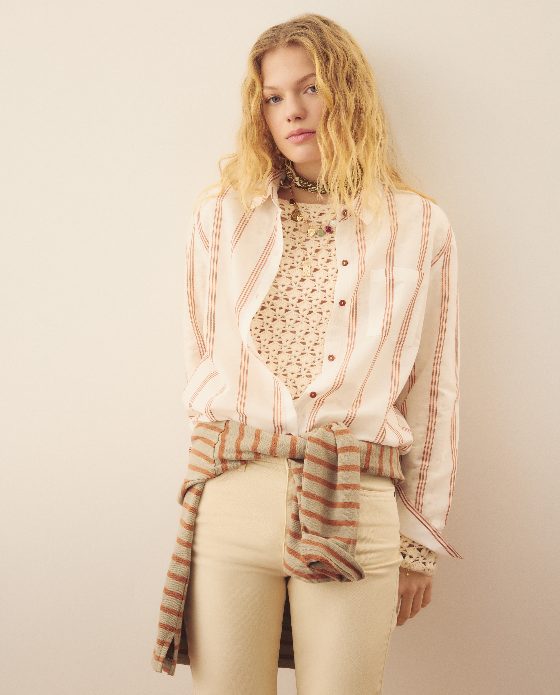 Blusa Camiseiro às Riscas com Brilho Branco-4