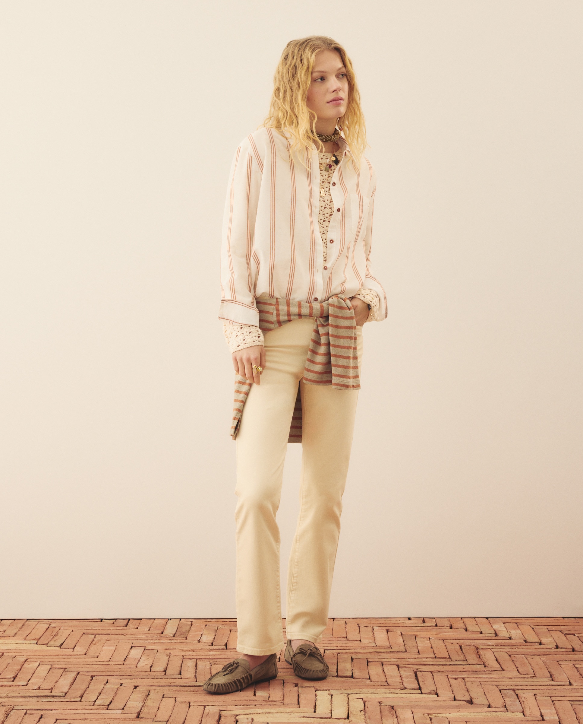 Blusa Camiseiro às Riscas com Brilho Branco-2