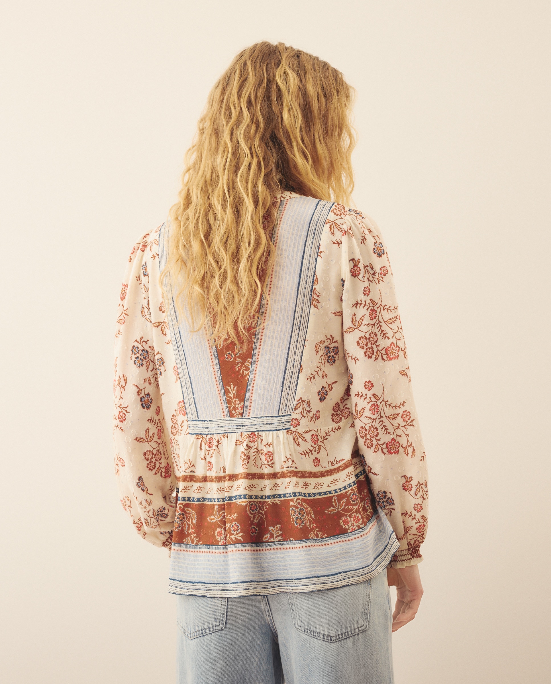 Blusa com Detalhe de Laço Amarelo-3