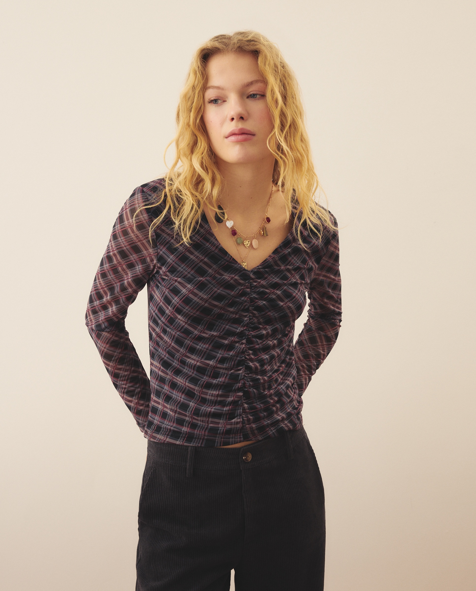 T-shirt de Tule com Franzidos Preto-1