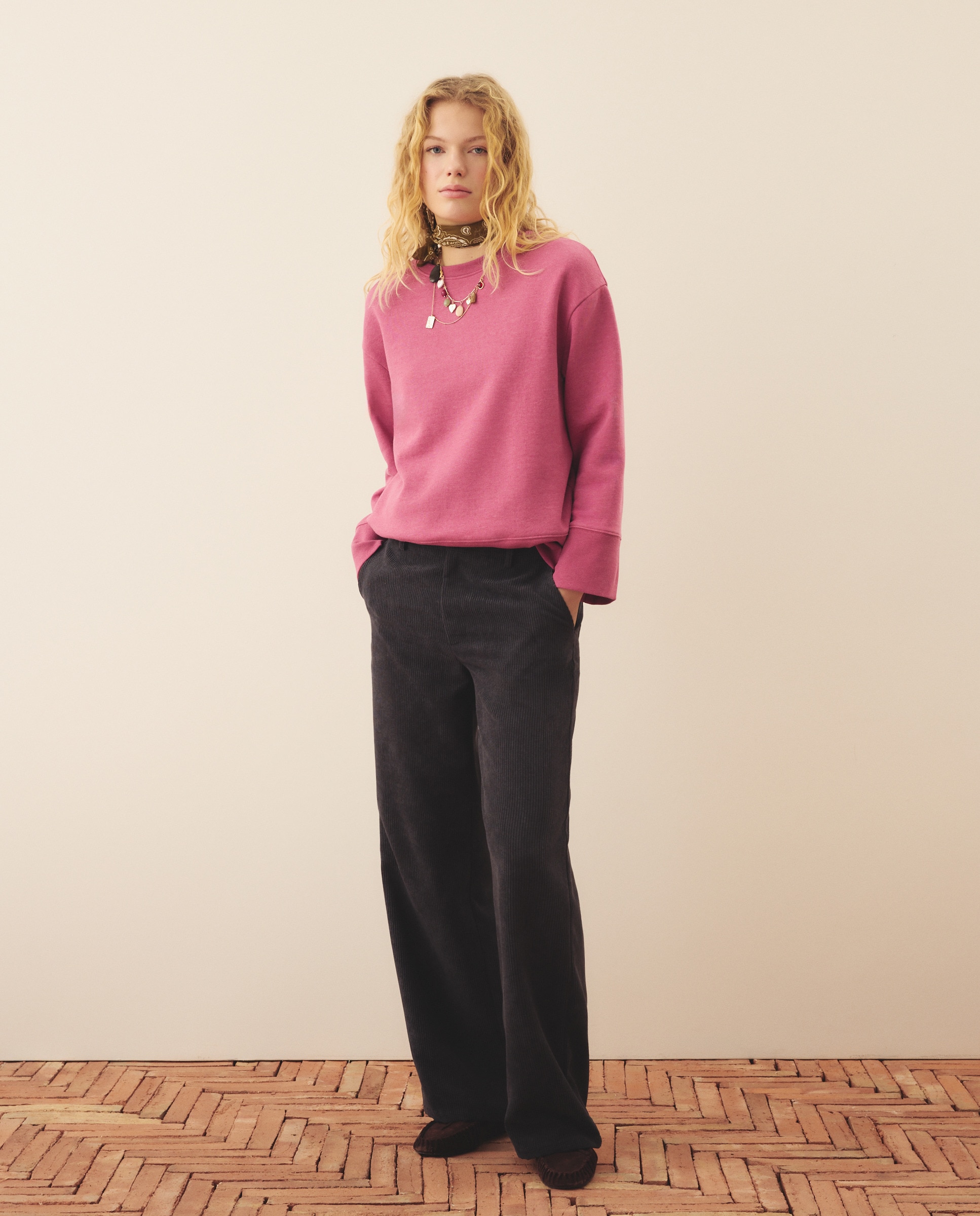Sweatshirt com decote redondo 240 Fúcsia-1