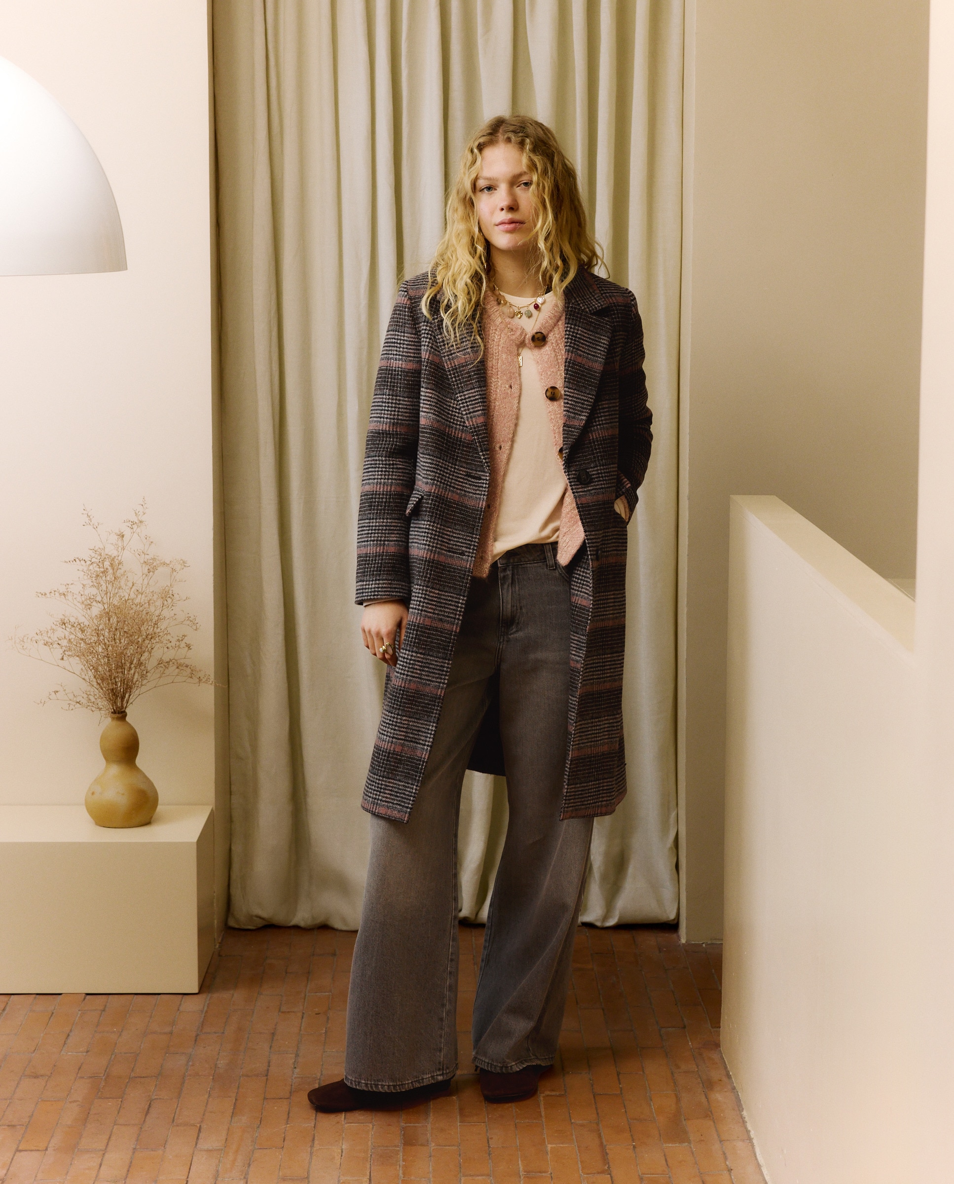 Imagem 0 de Sobretudo de Pano com Estampado aos Quadrados