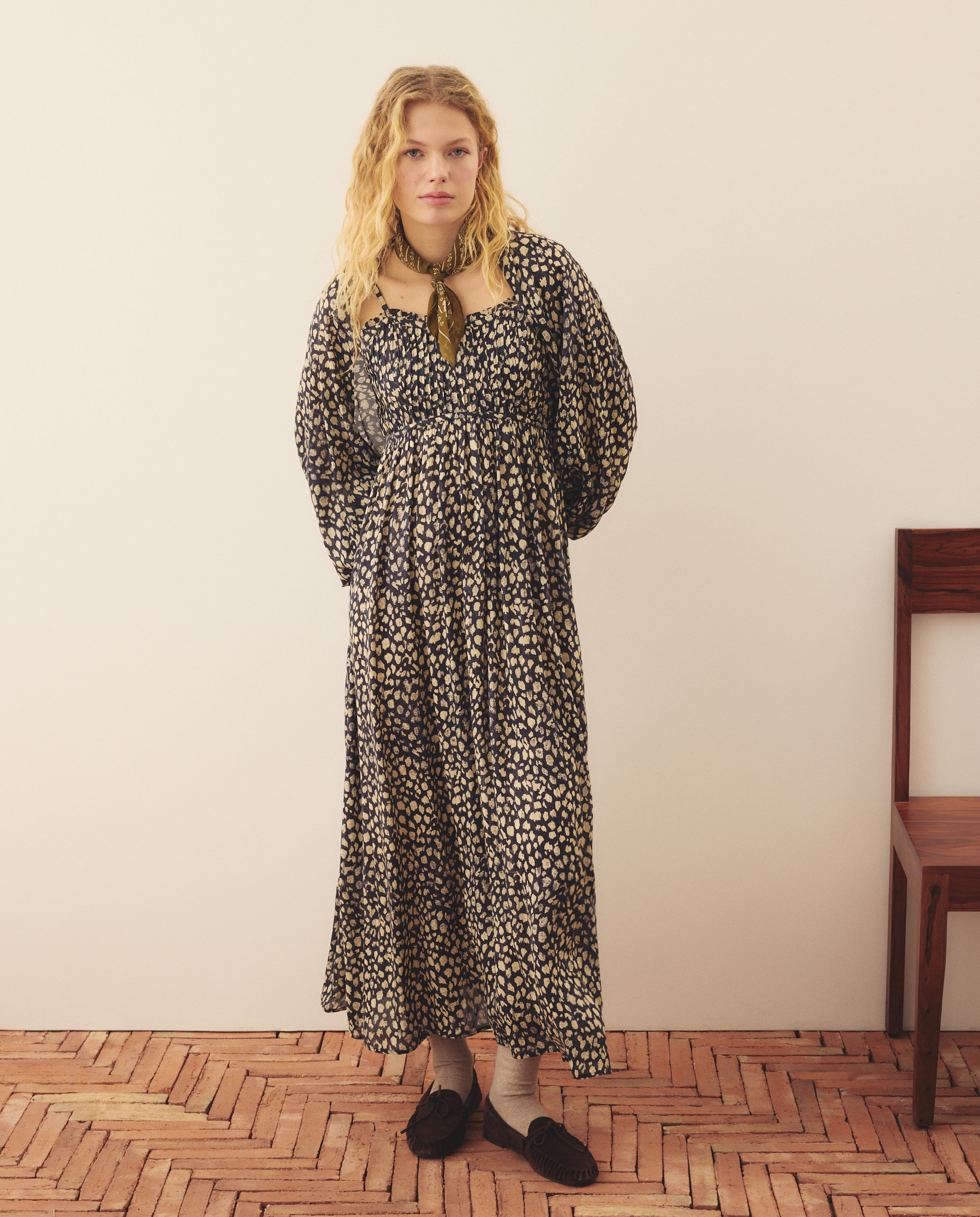 Vestido de Alças com Manchas e Capa Preto-1