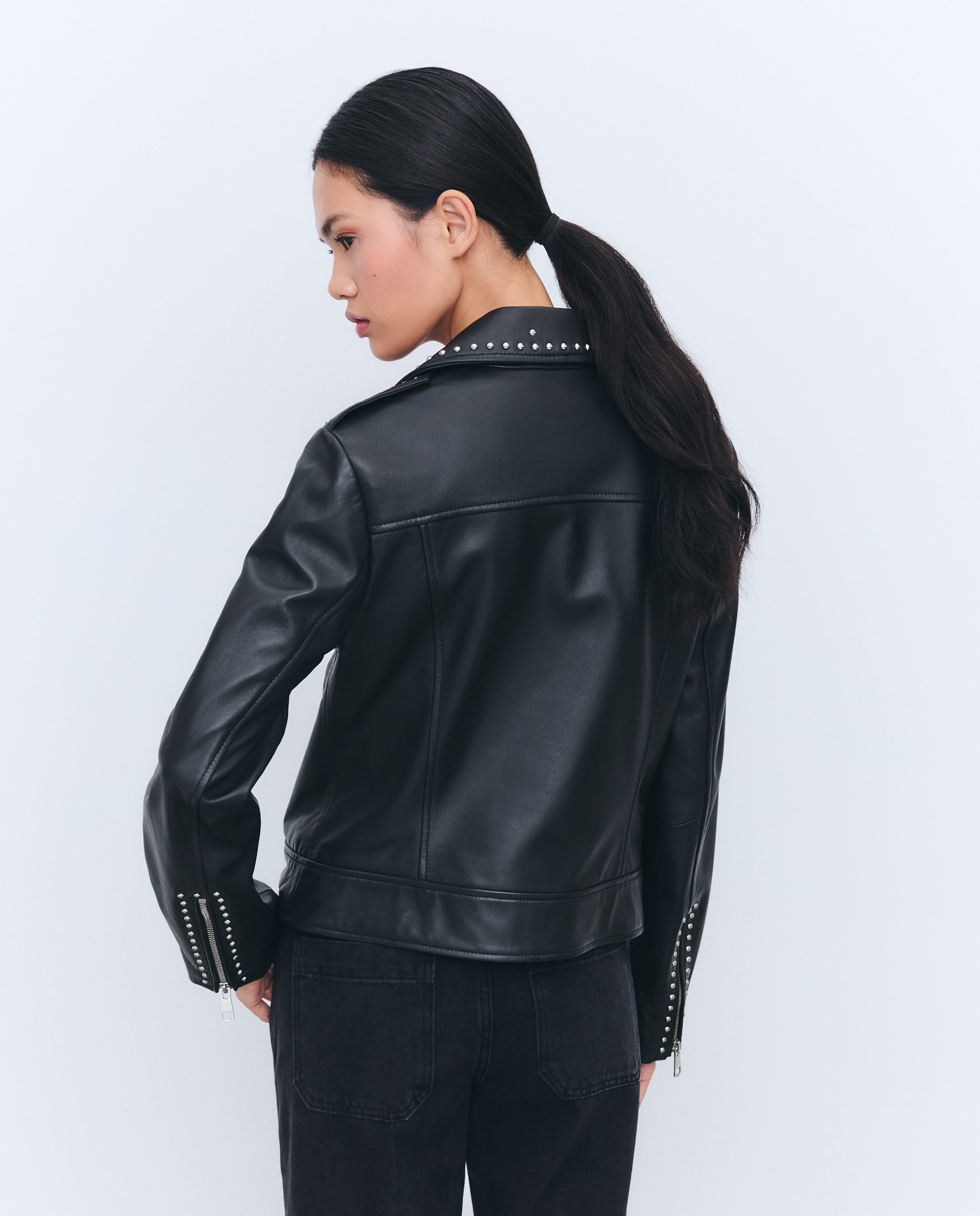 Blusão Biker com Aba com Tachas Preto-2