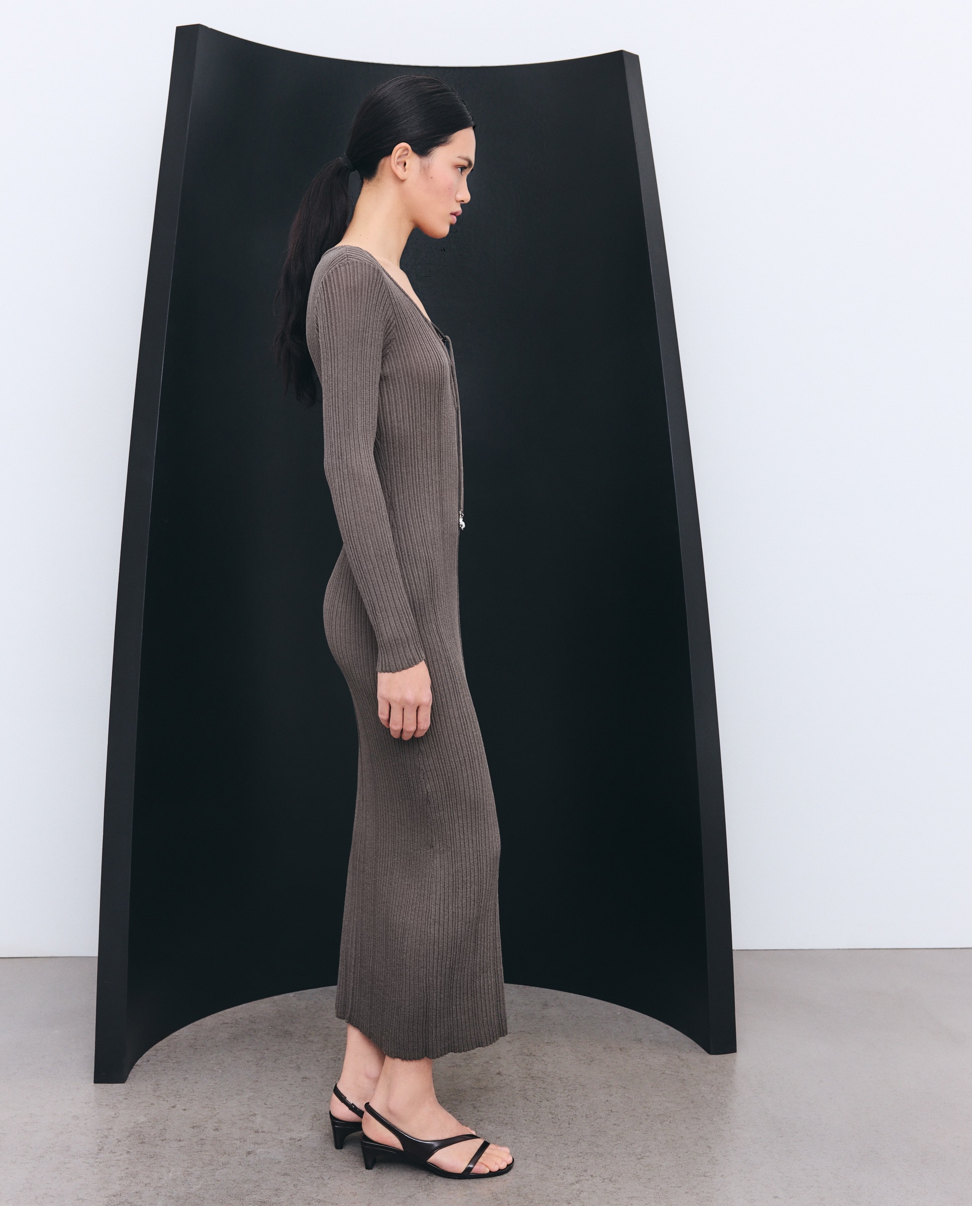 Vestido com Detalhe de Cruzes 520 Caqui-4