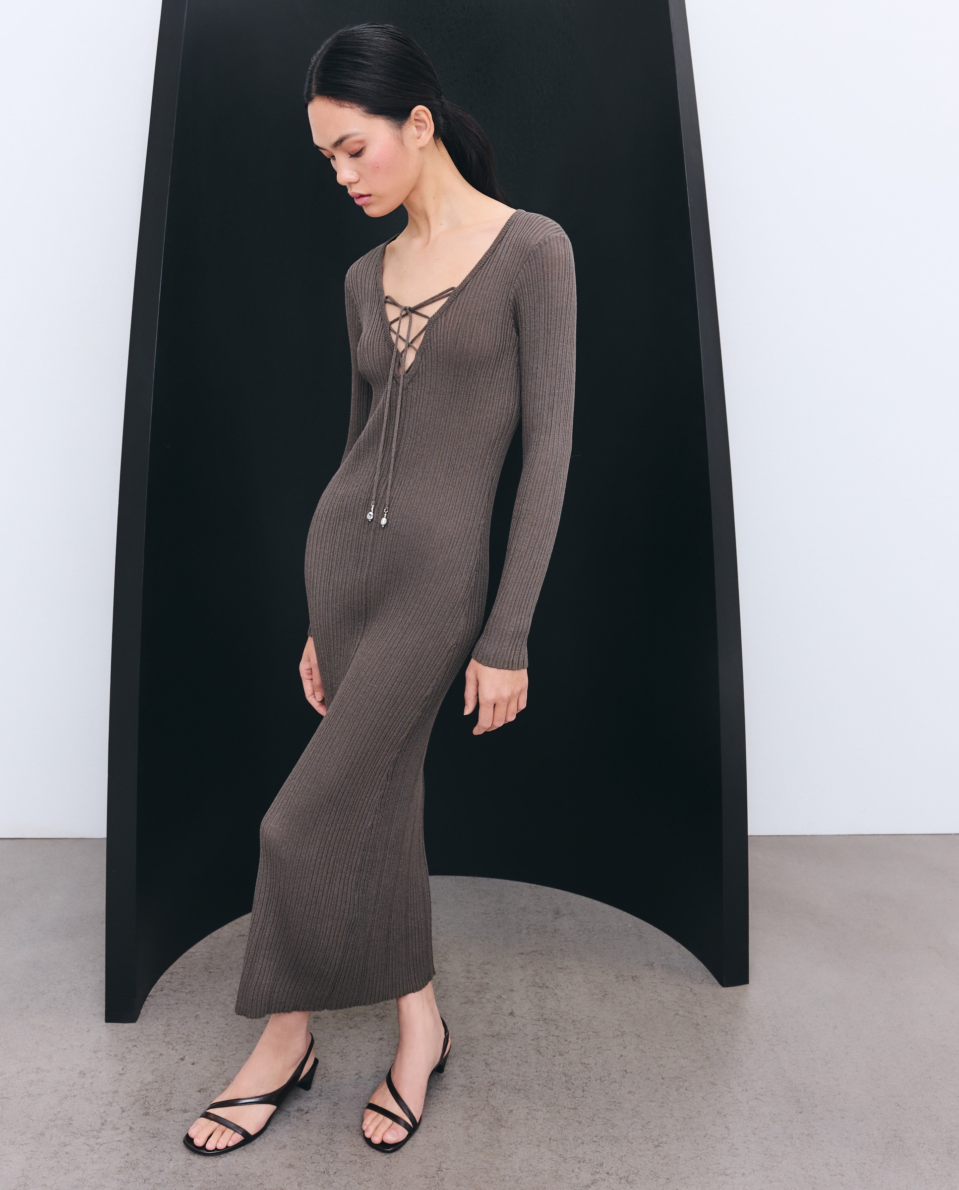 Imagem 0 de Vestido com Detalhe de Cruzes